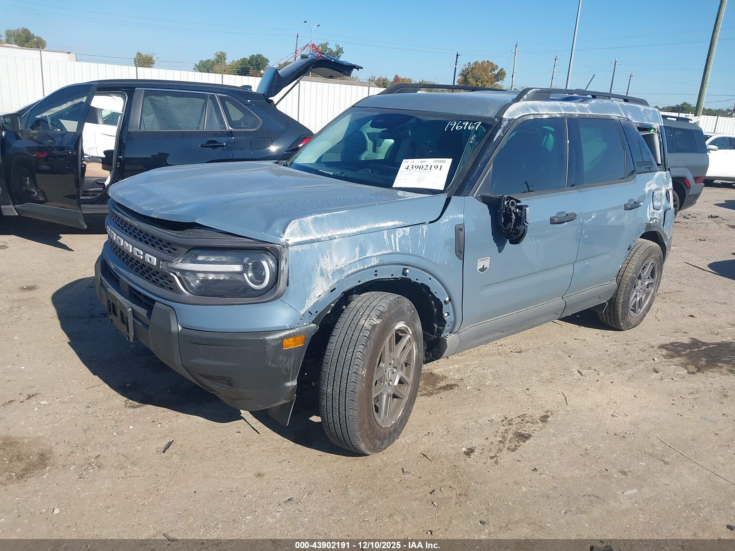 FORD BRONCO image 2