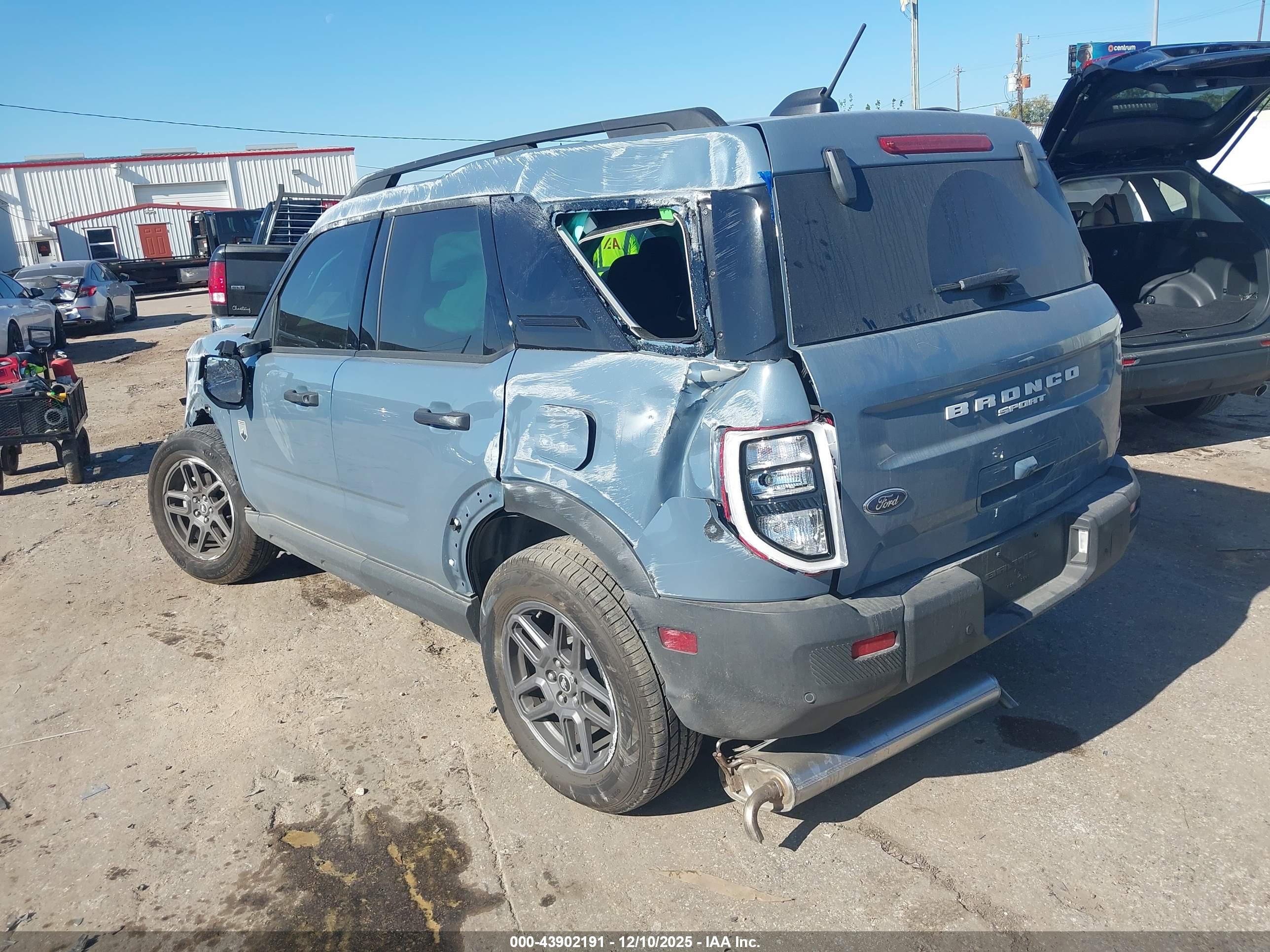 FORD BRONCO image 3