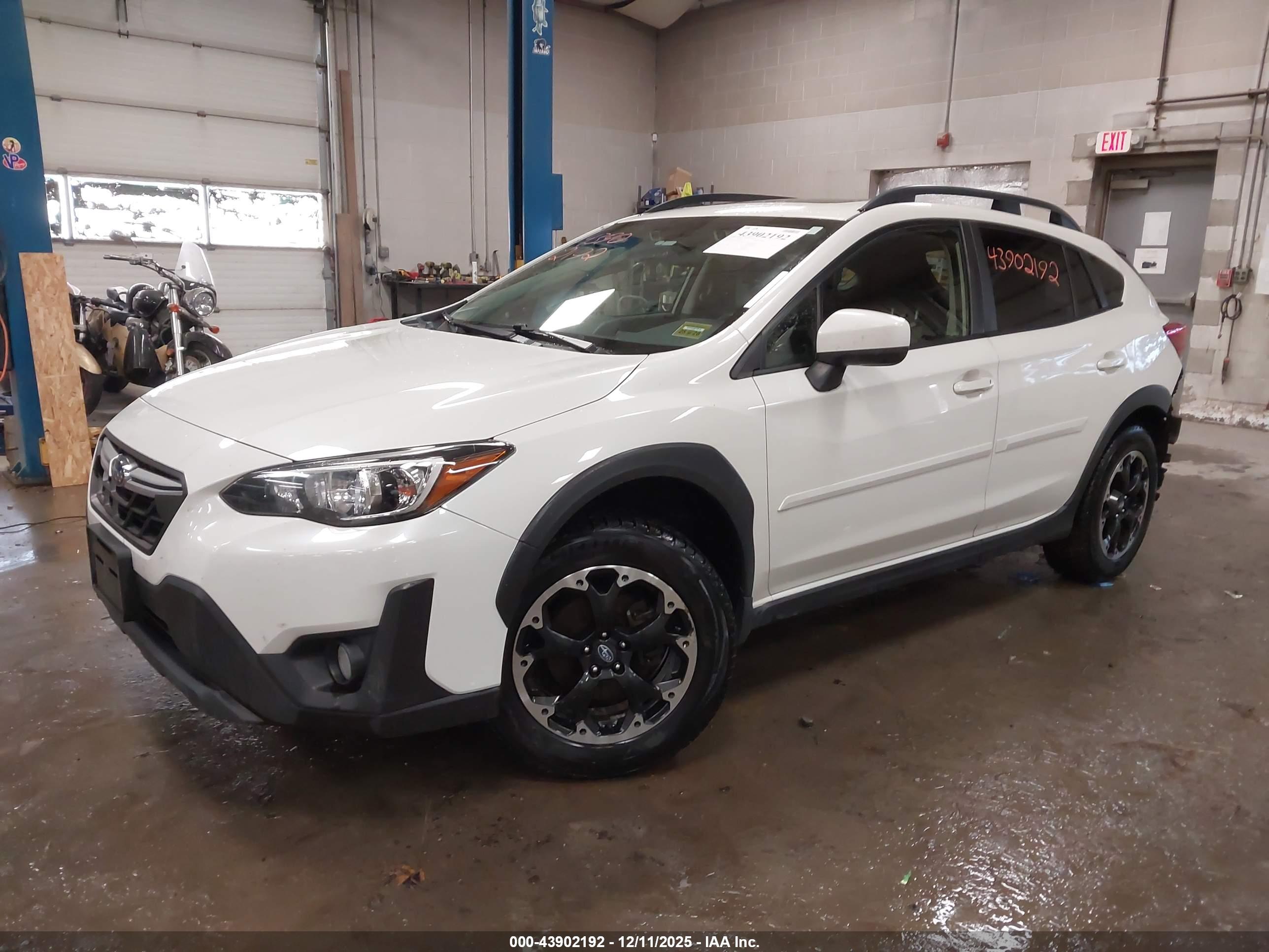SUBARU CROSSTREK image 2