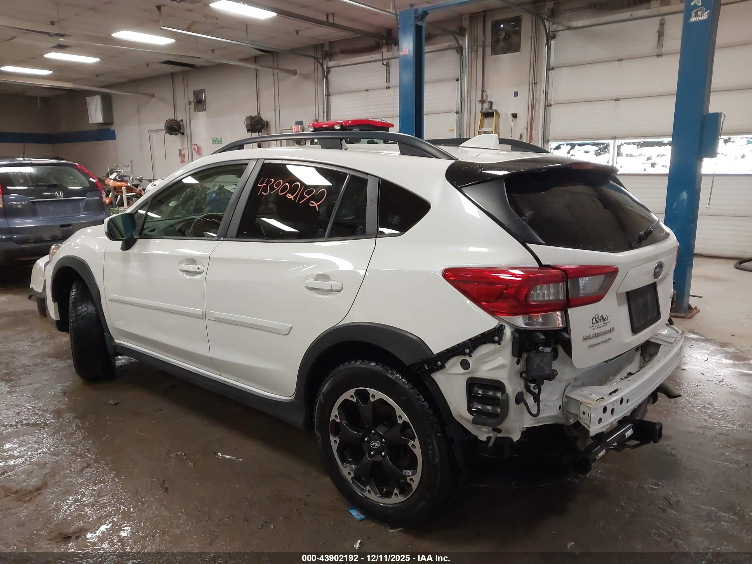 SUBARU CROSSTREK image 3