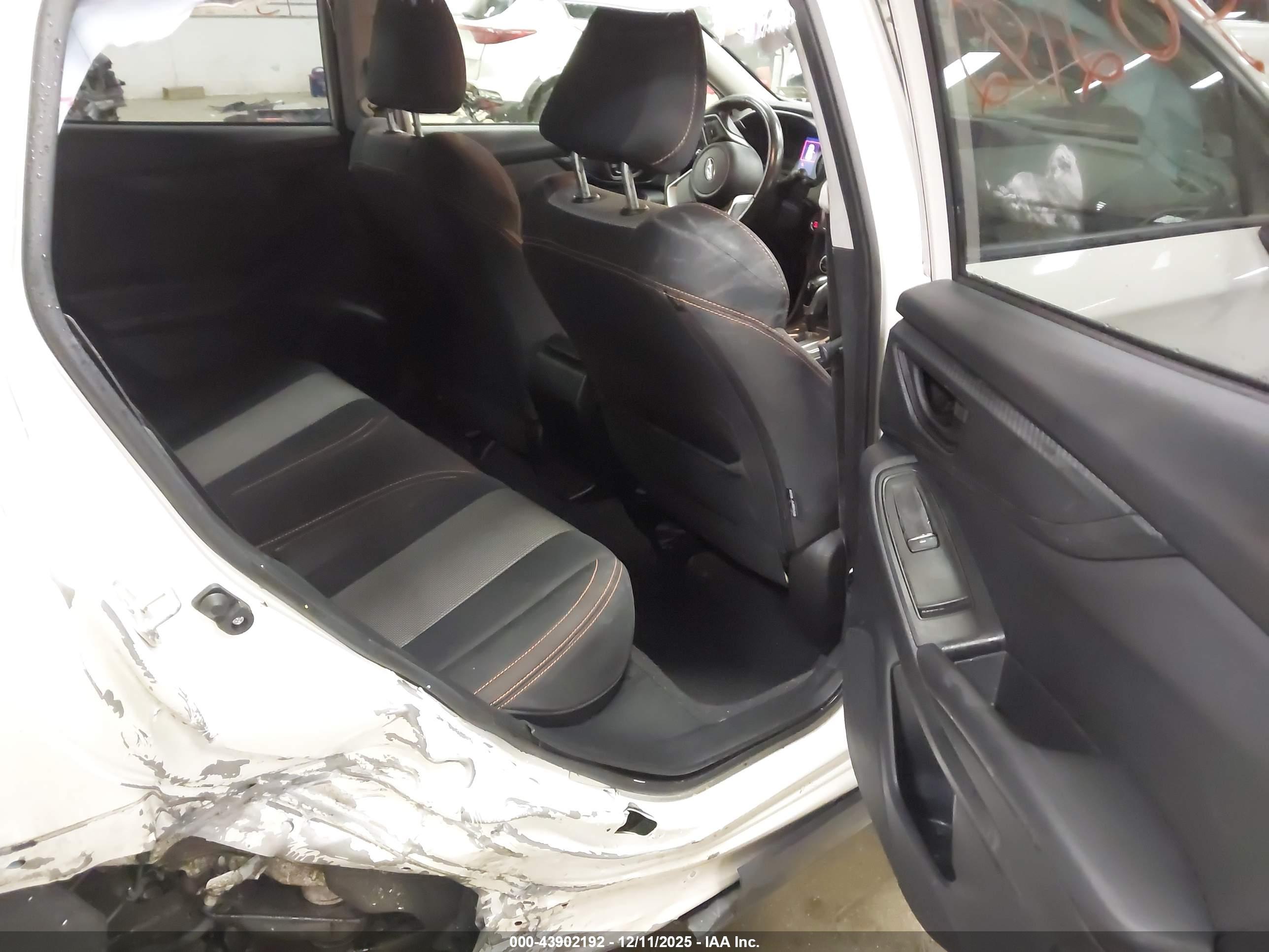 SUBARU CROSSTREK image 8
