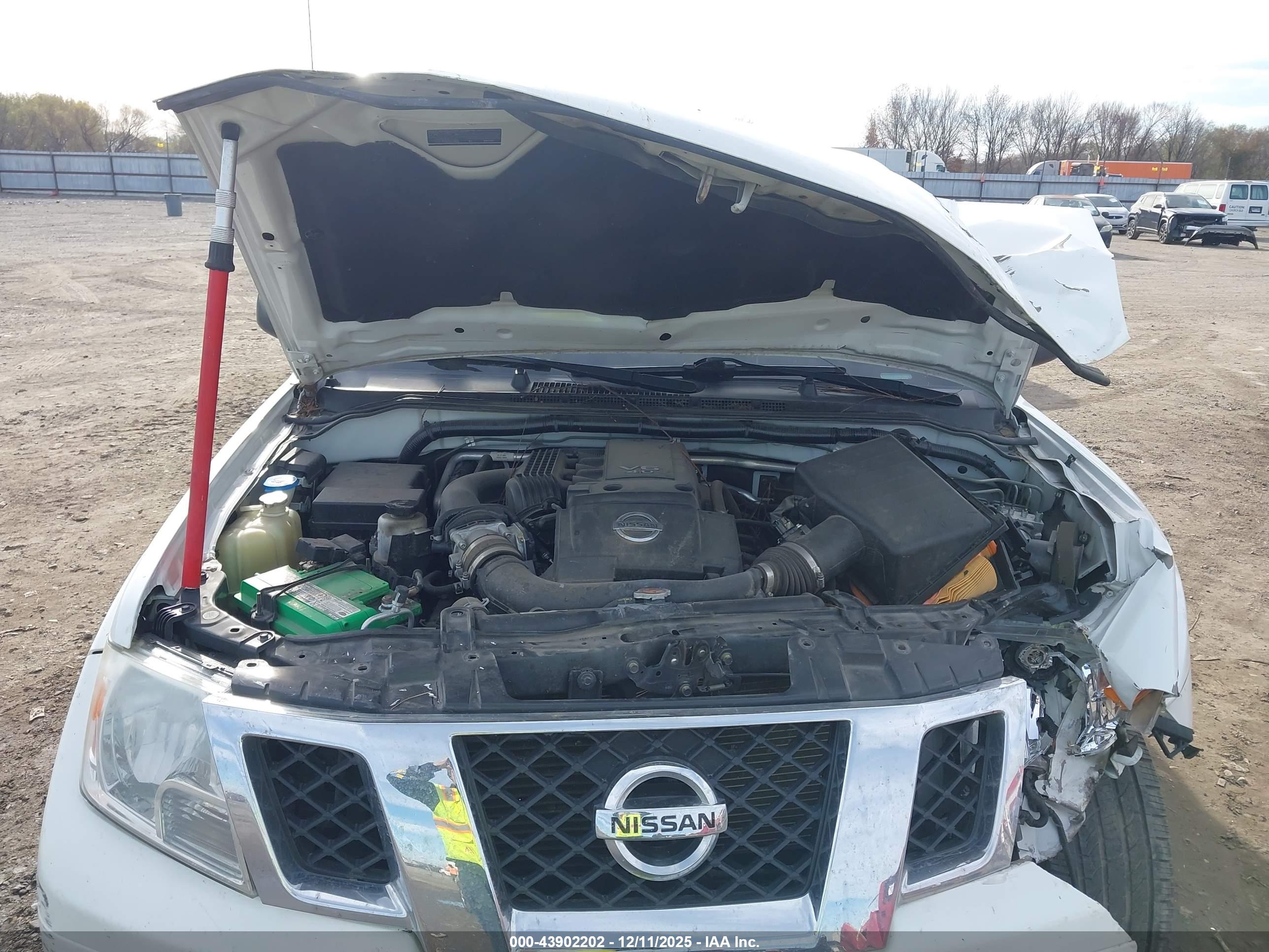 NISSAN FRONTIER image 10