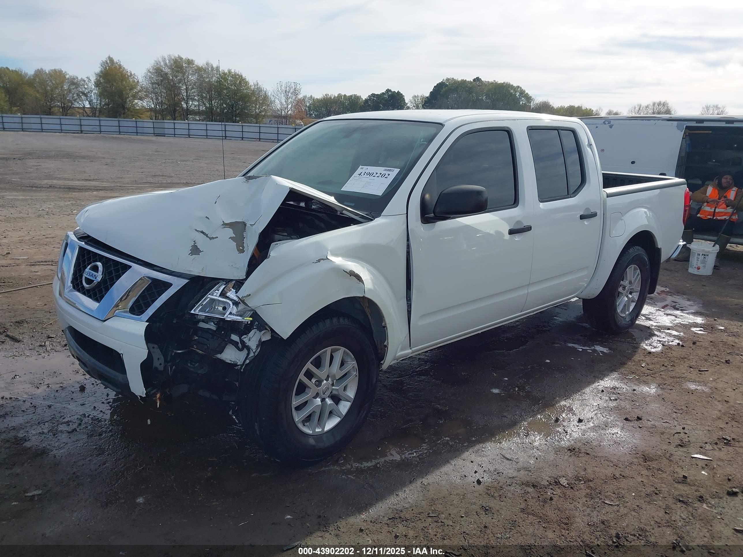 NISSAN FRONTIER image 2