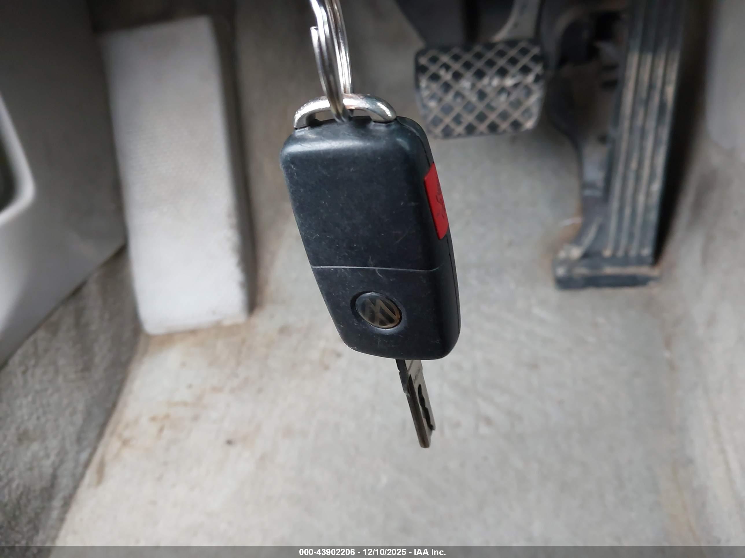 VOLKSWAGEN PASSAT image 11