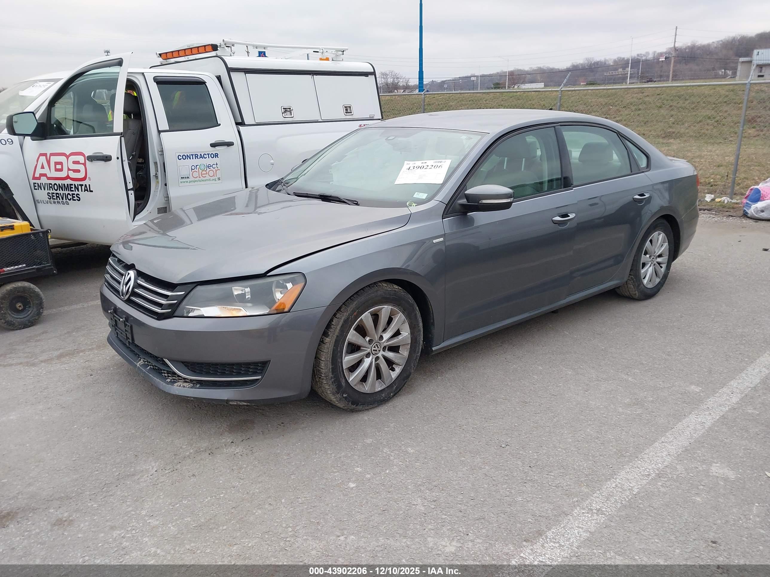 VOLKSWAGEN PASSAT image 2