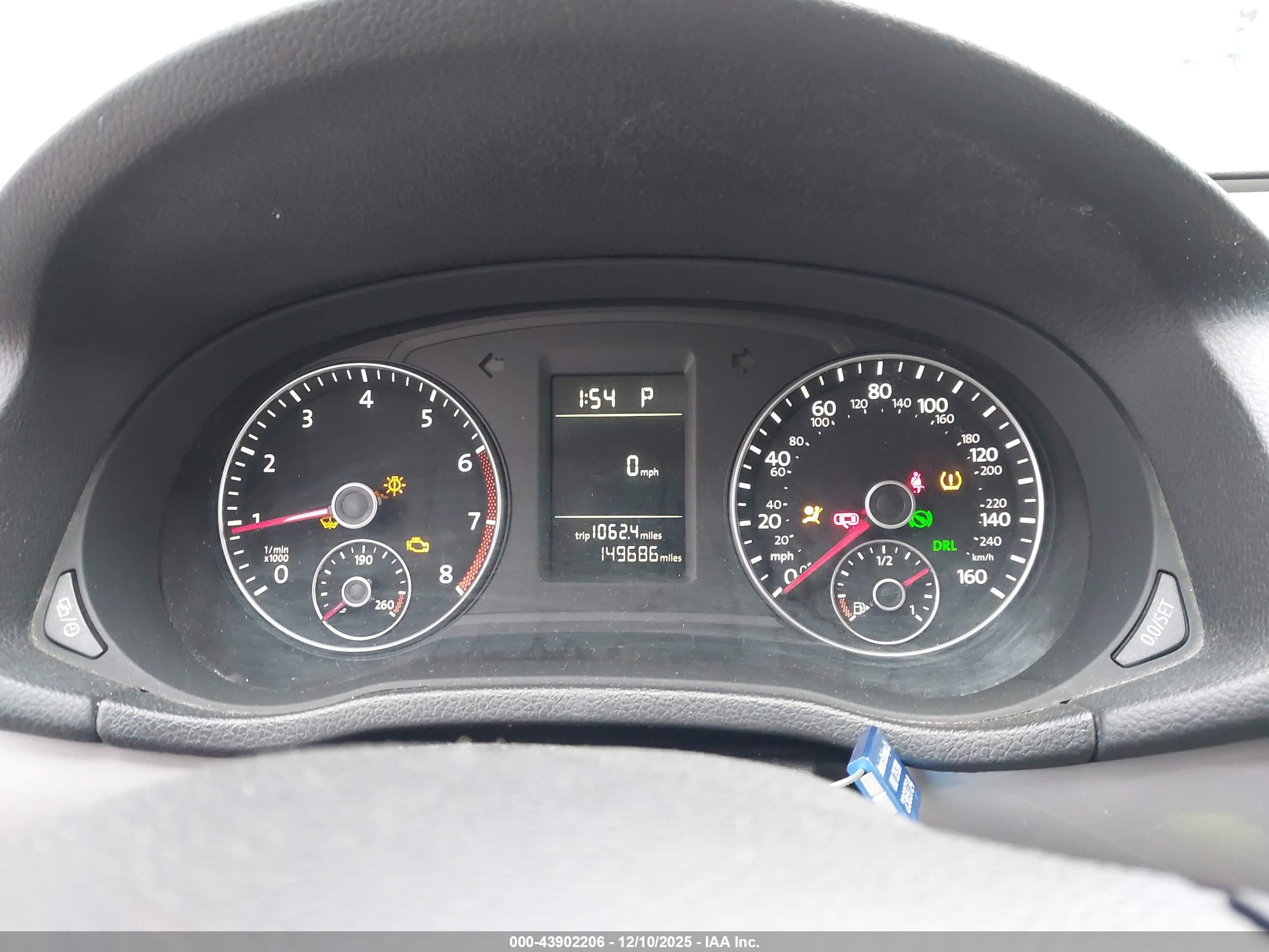 VOLKSWAGEN PASSAT image 7