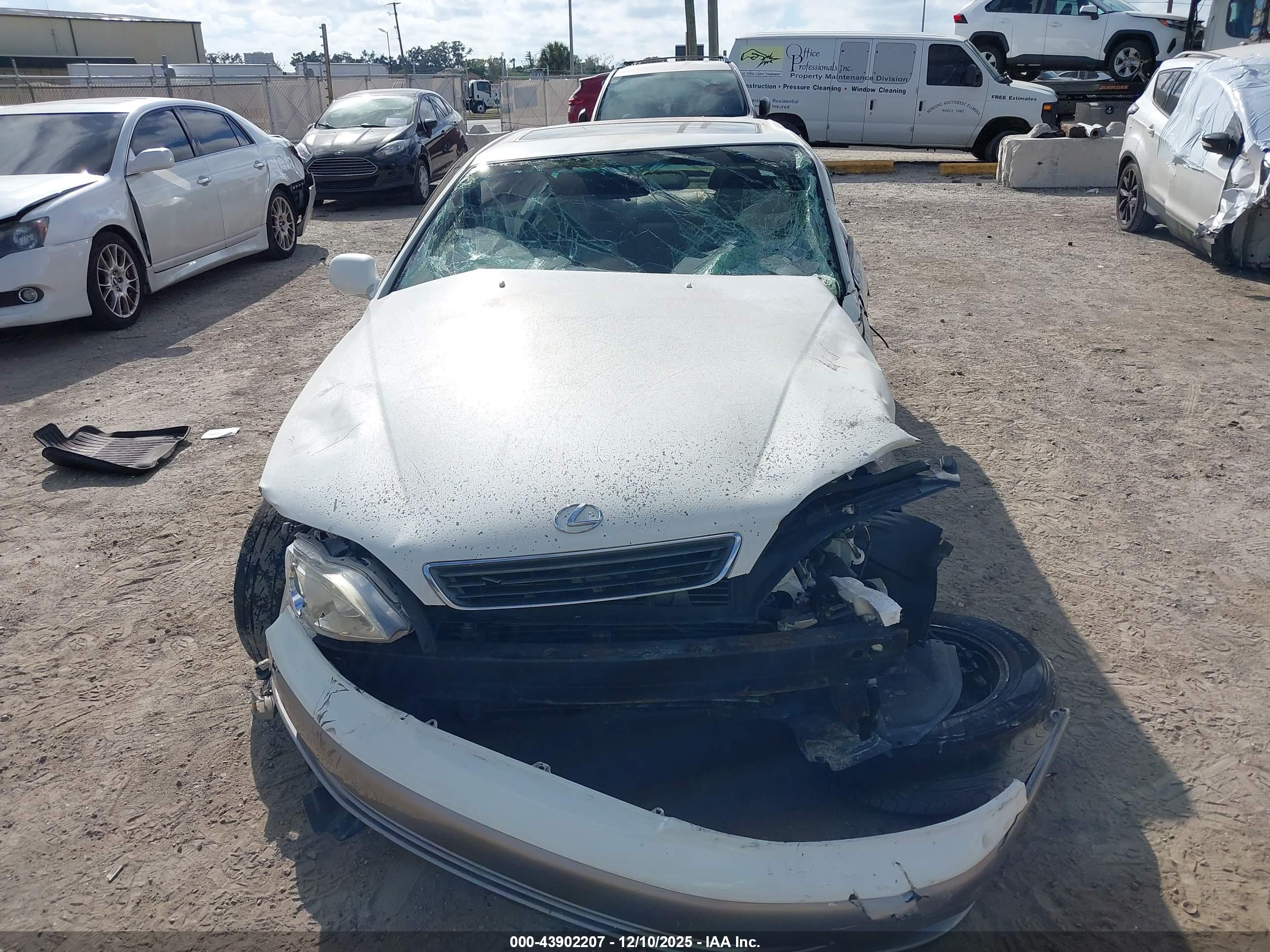LEXUS ES image 6