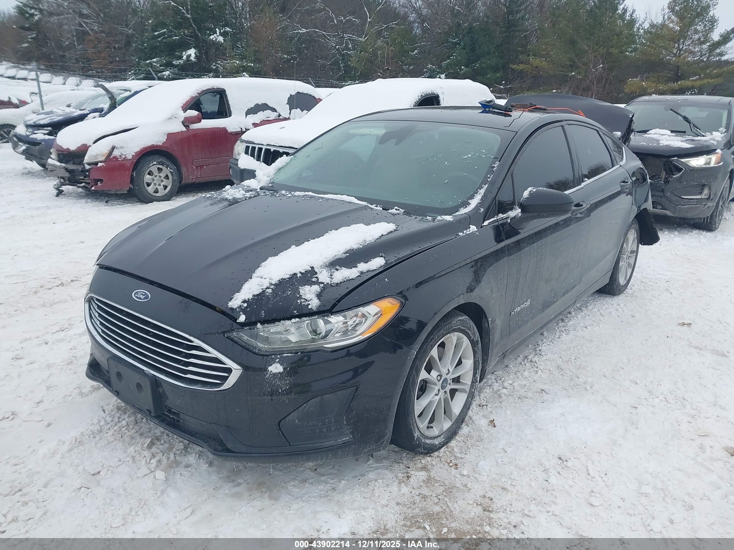 FORD FUSION image 2