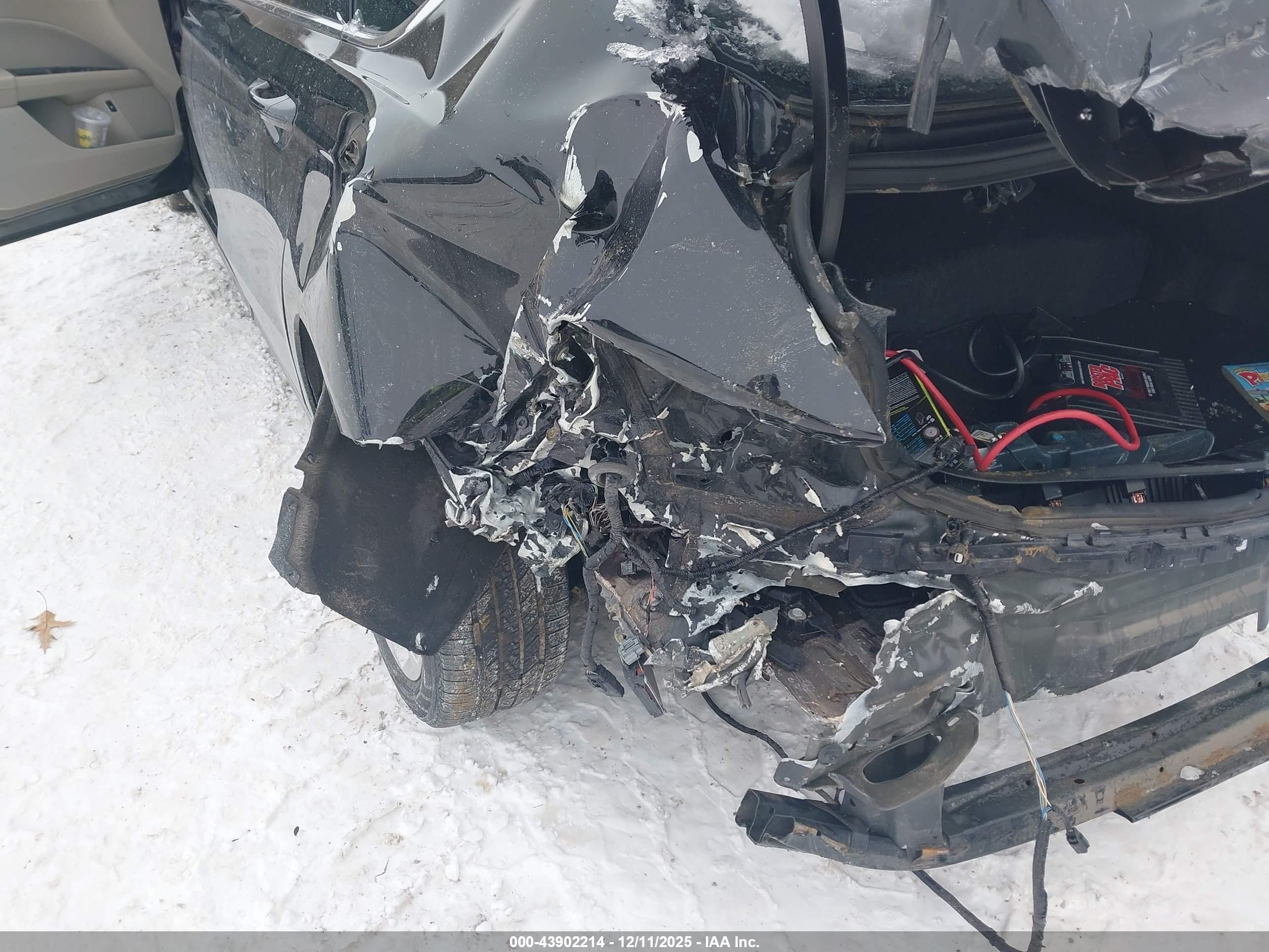 FORD FUSION image 6