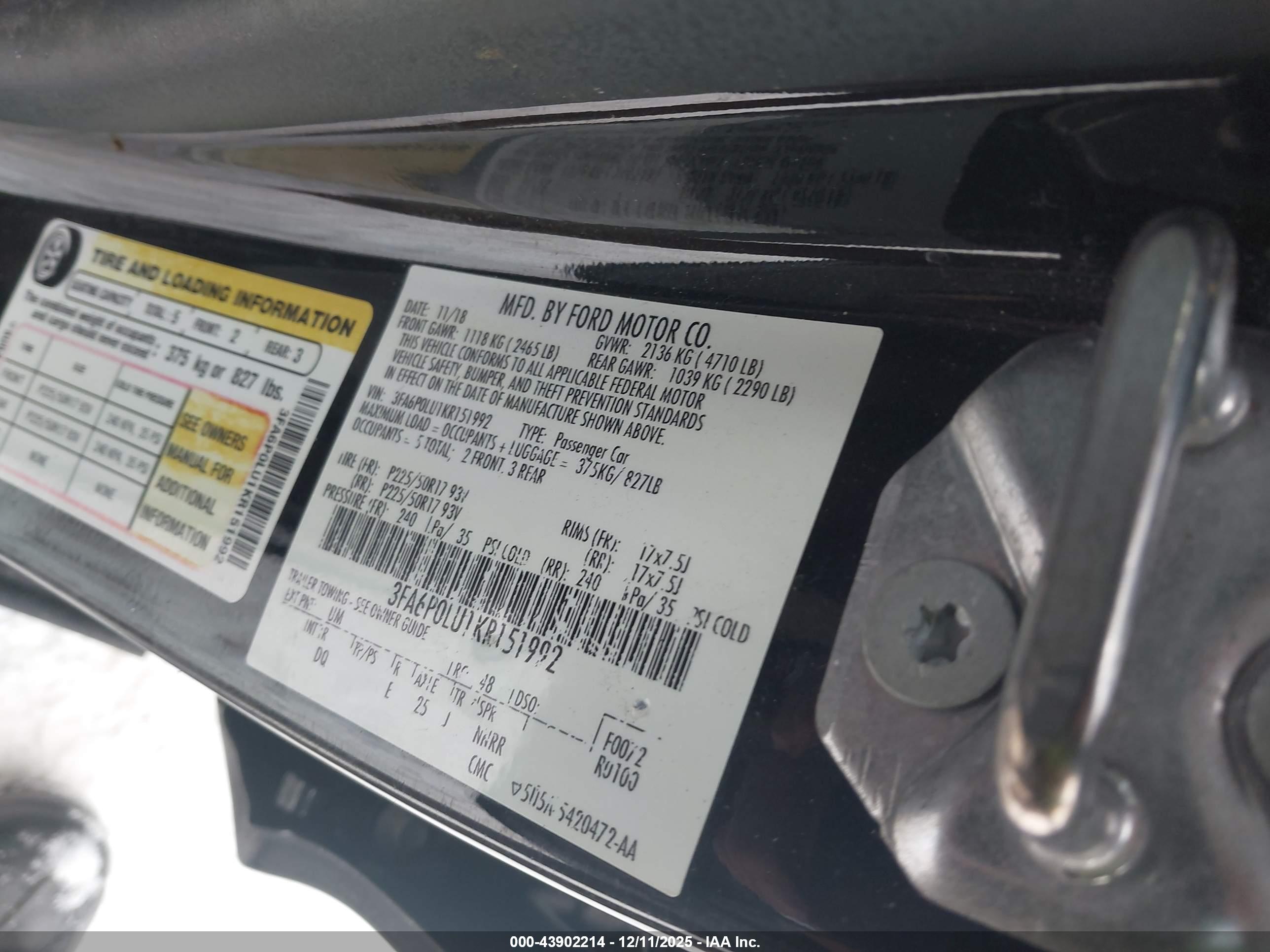 FORD FUSION image 9