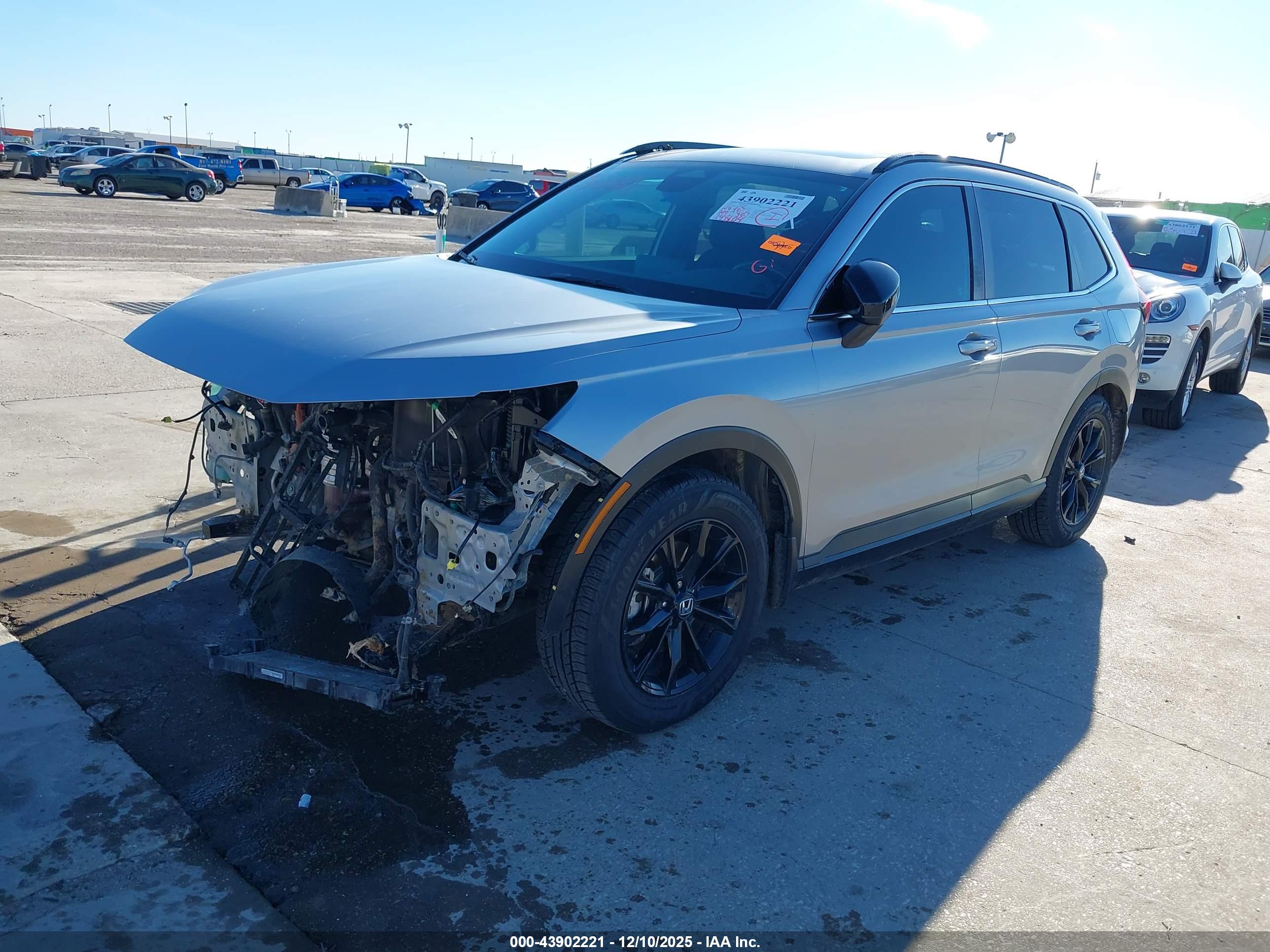 HONDA CR-V image 2