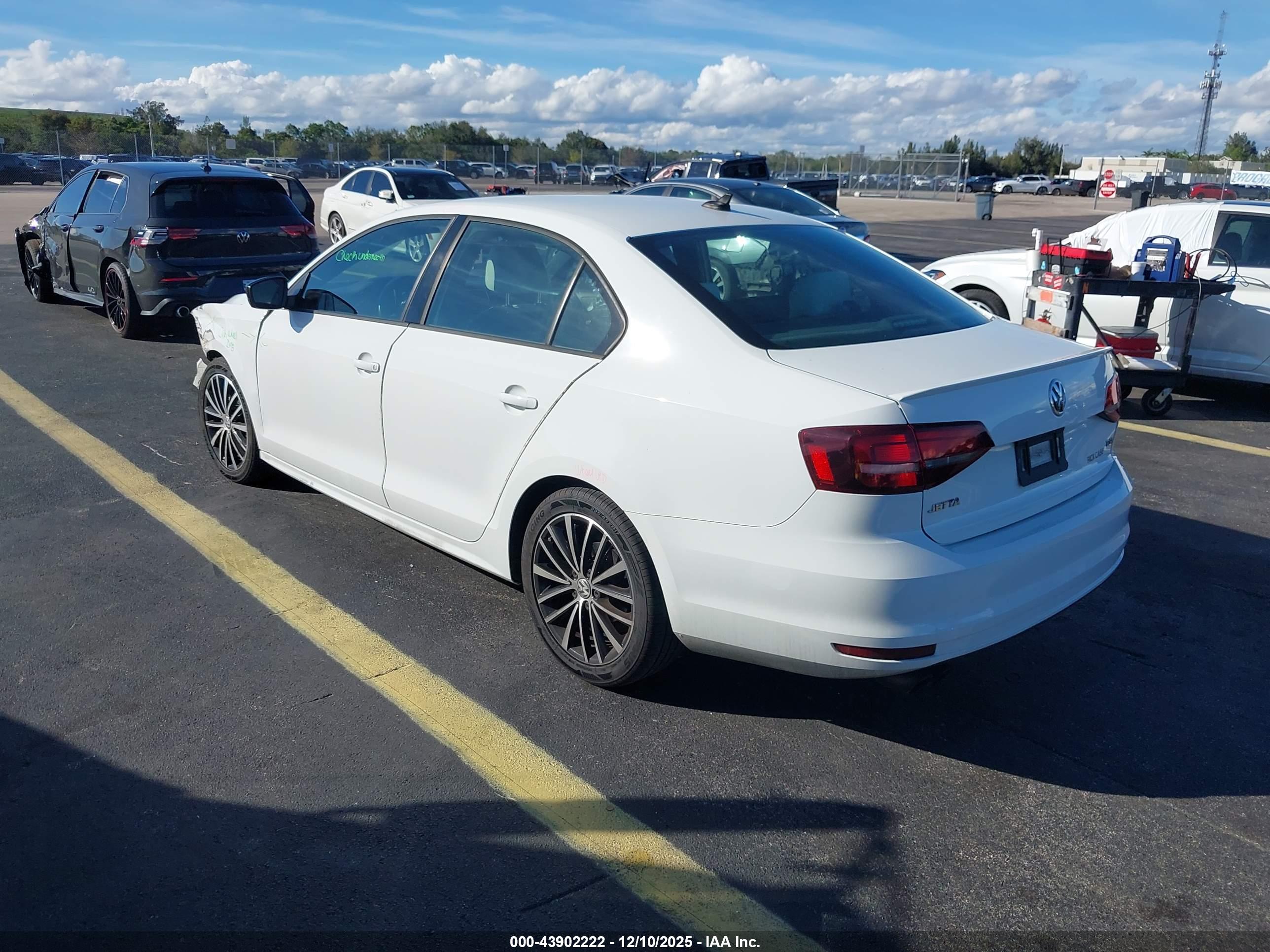 VOLKSWAGEN JETTA image 3