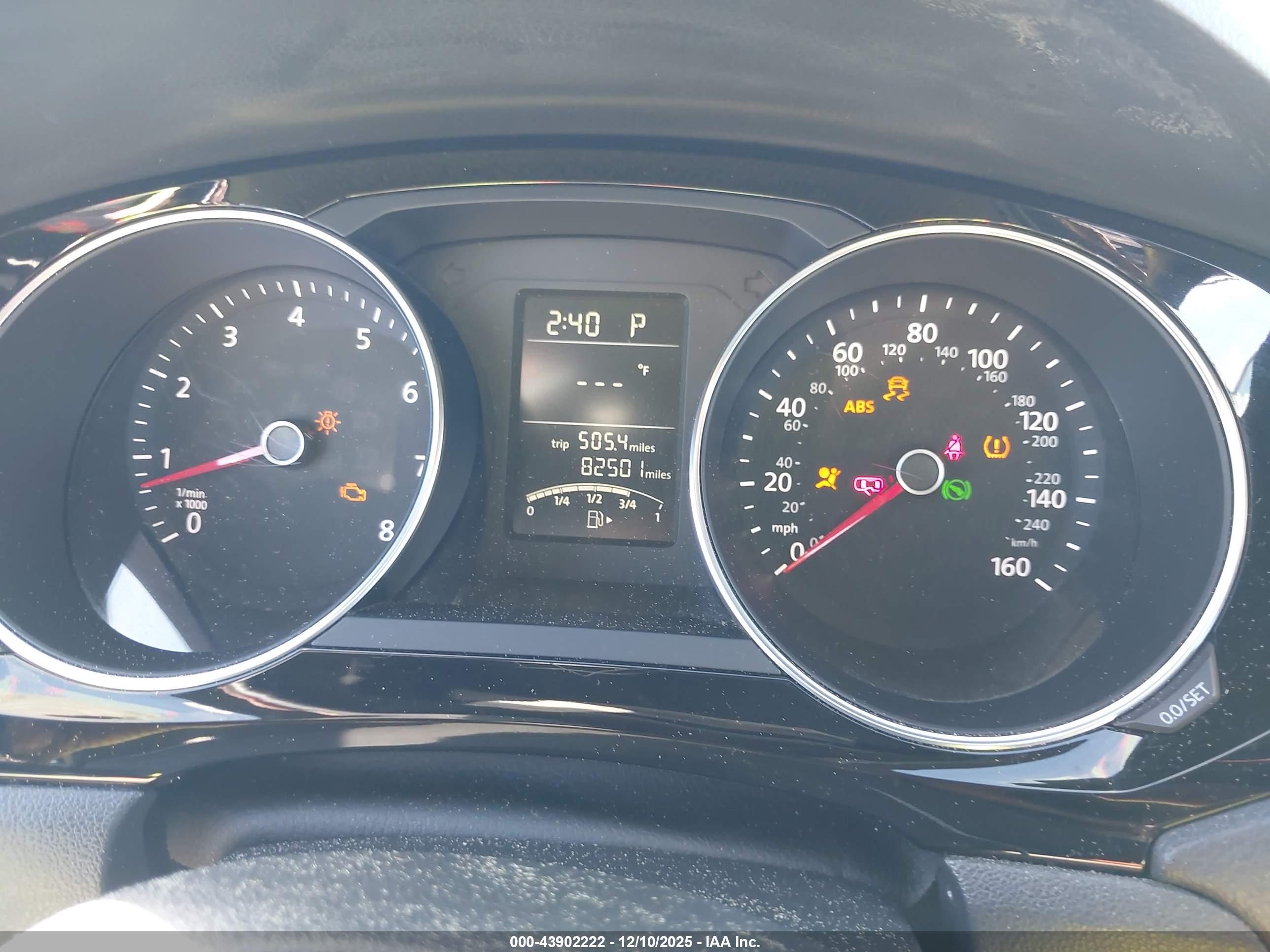 VOLKSWAGEN JETTA image 7