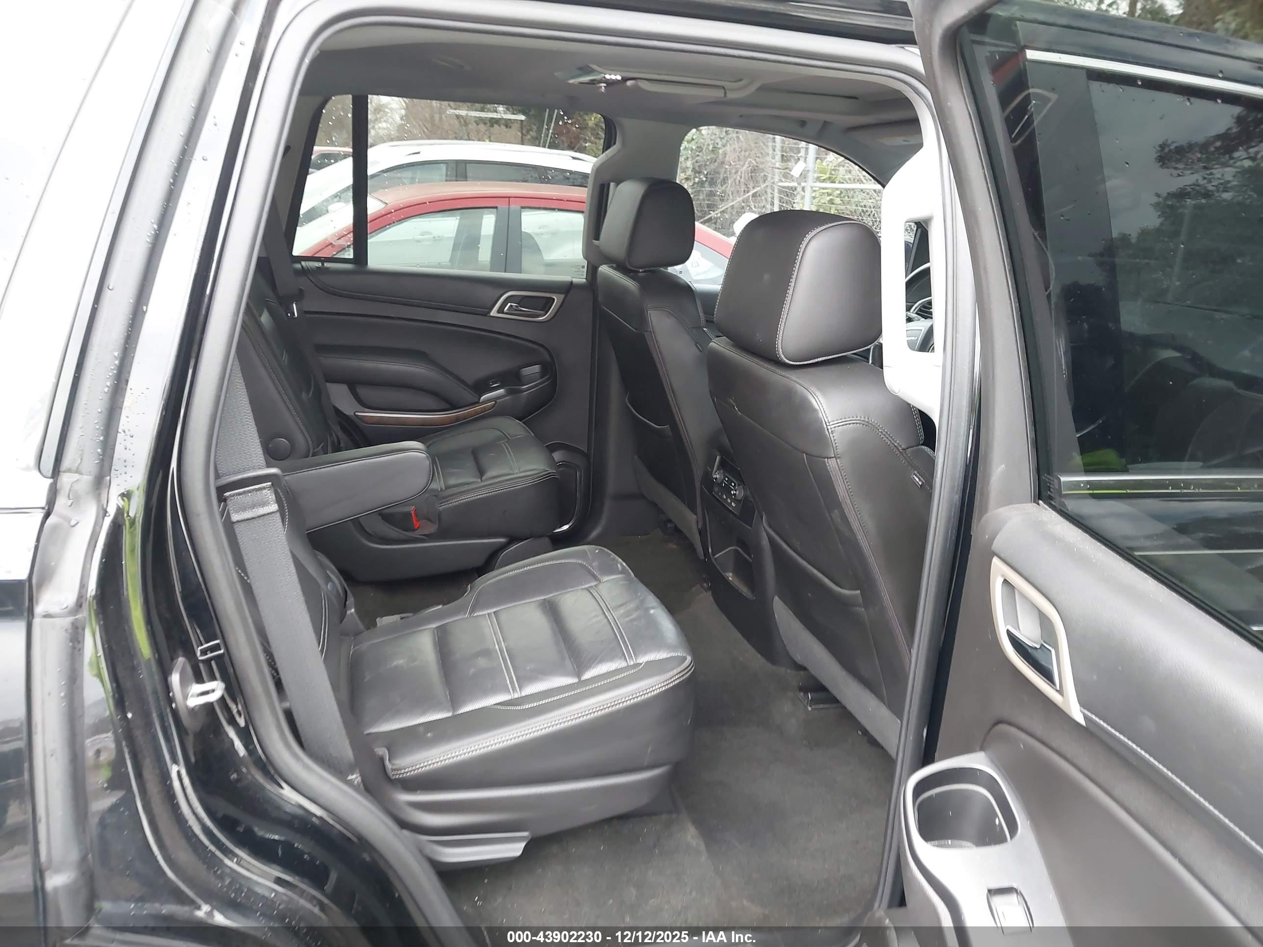 GMC YUKON image 8