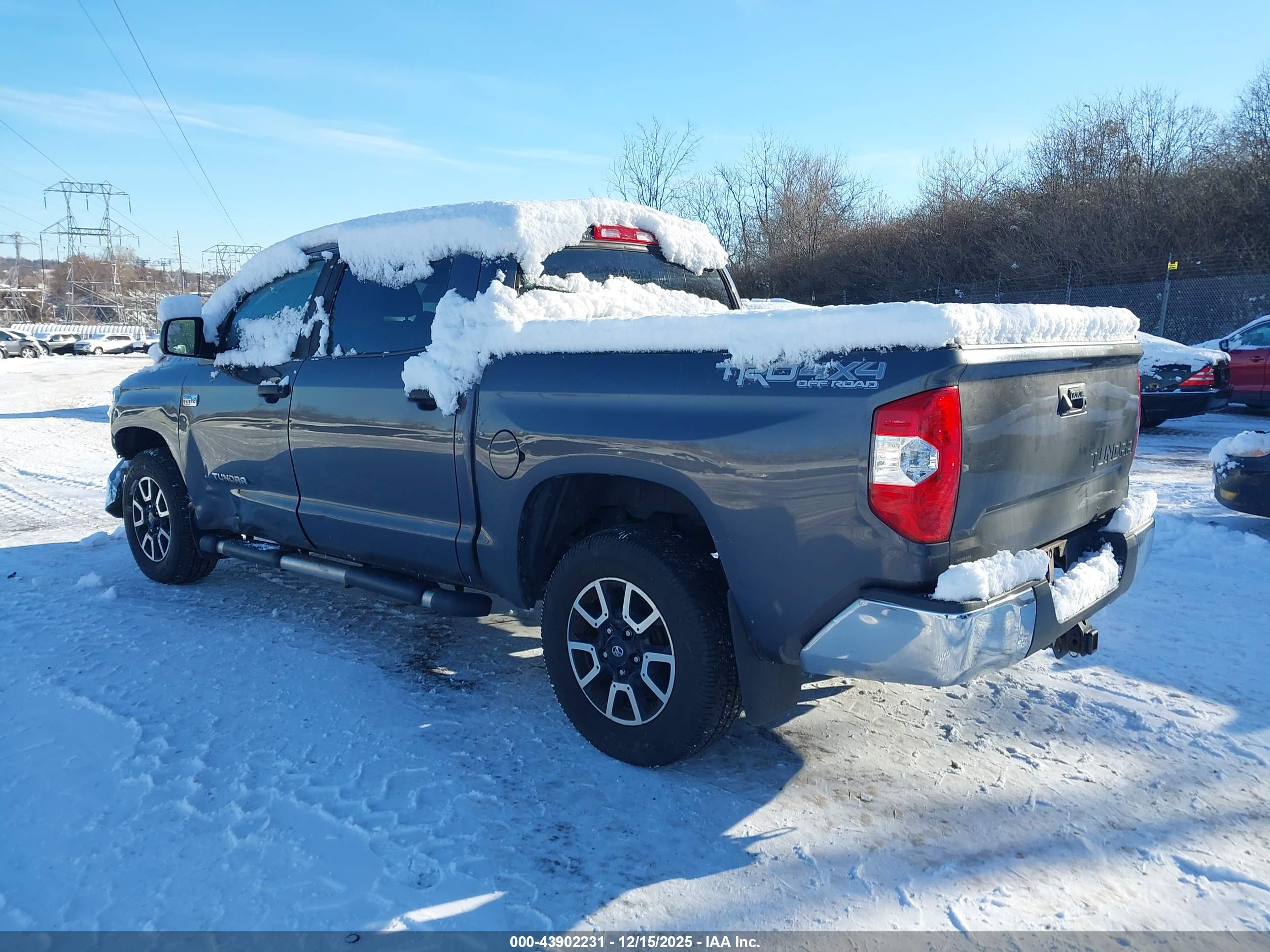 TOYOTA TUNDRA image 3