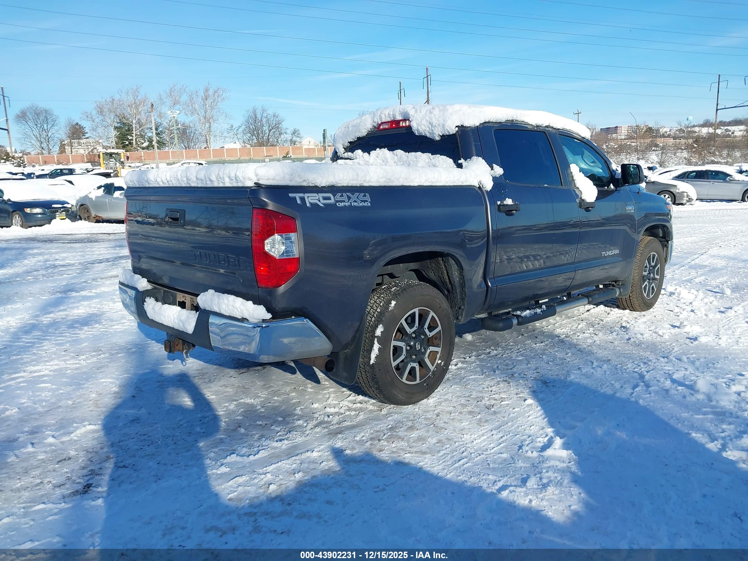 TOYOTA TUNDRA image 4