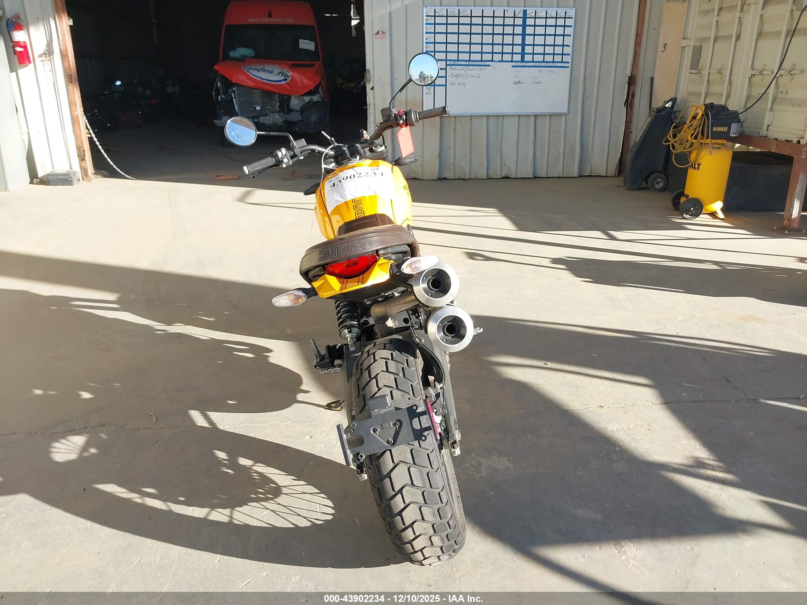 DUCATI SCRAMBLER image 6