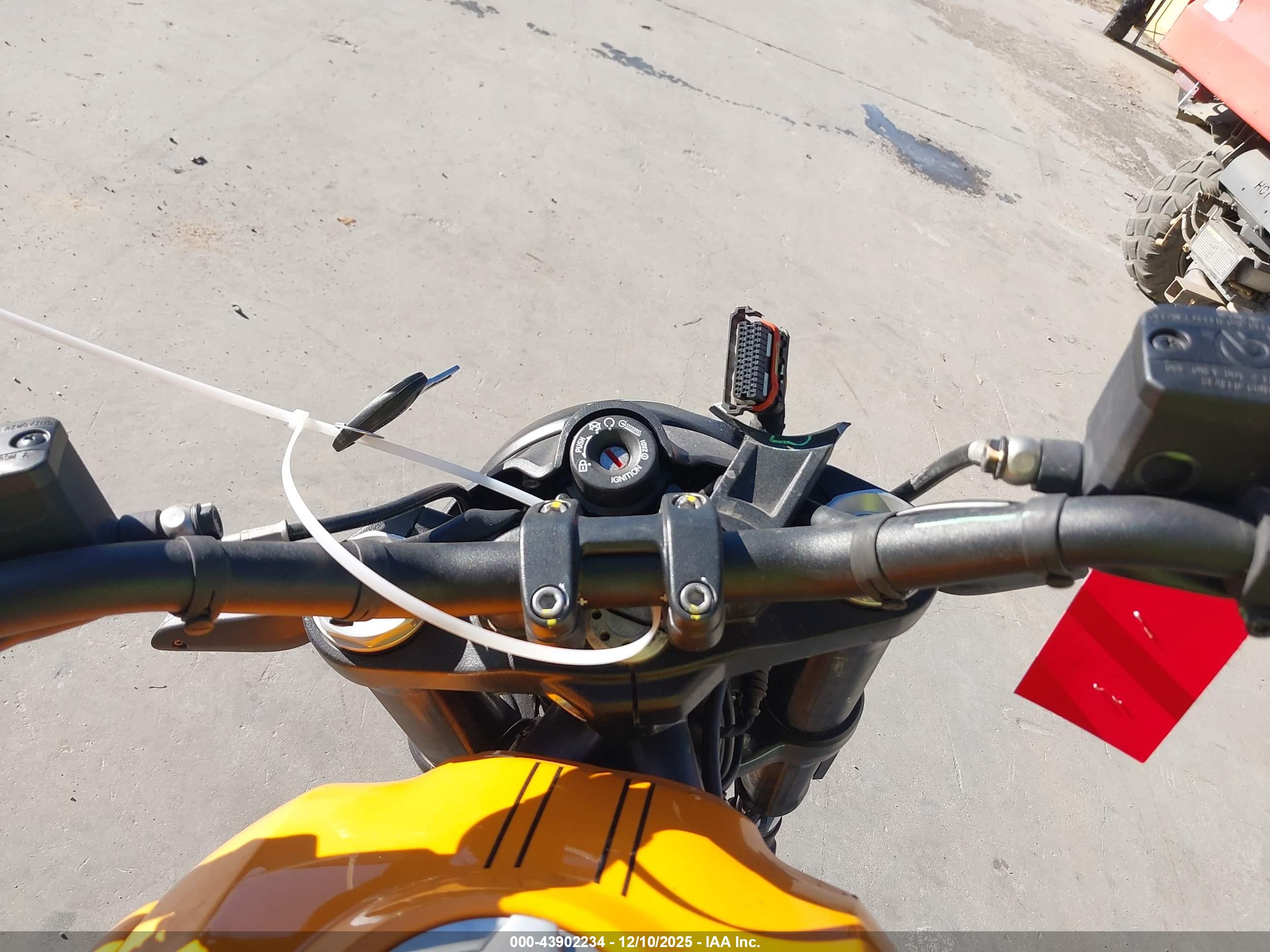 DUCATI SCRAMBLER image 7