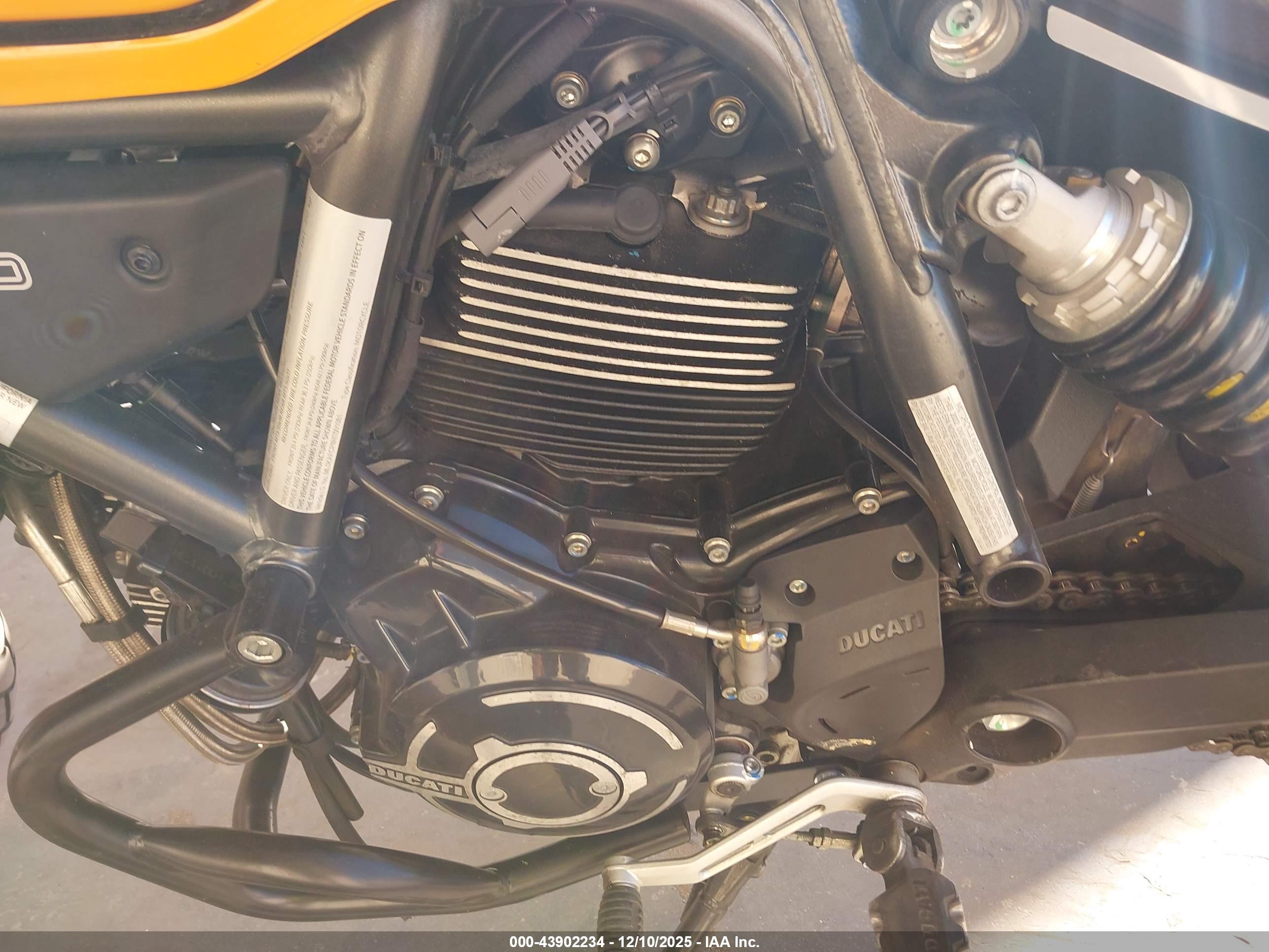 DUCATI SCRAMBLER image 9