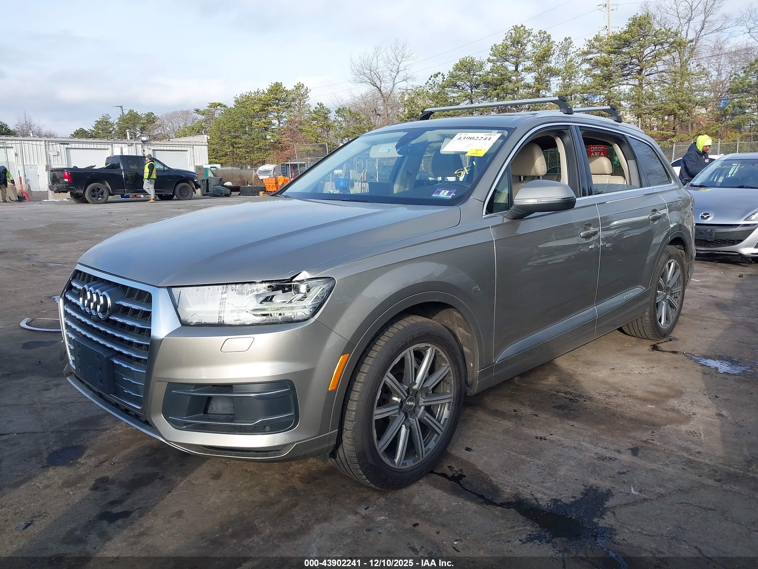 AUDI Q7 image 2