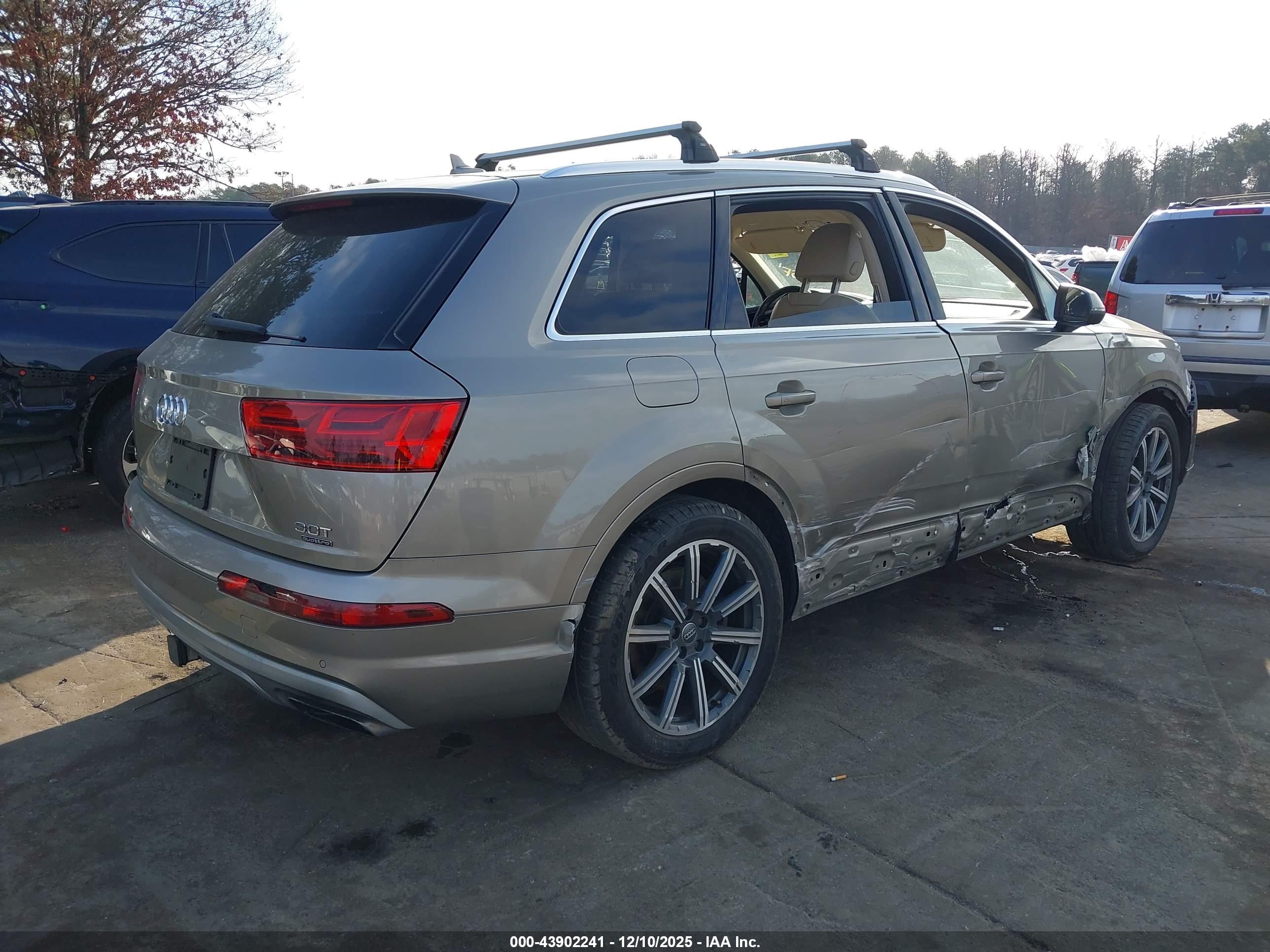 AUDI Q7 image 4