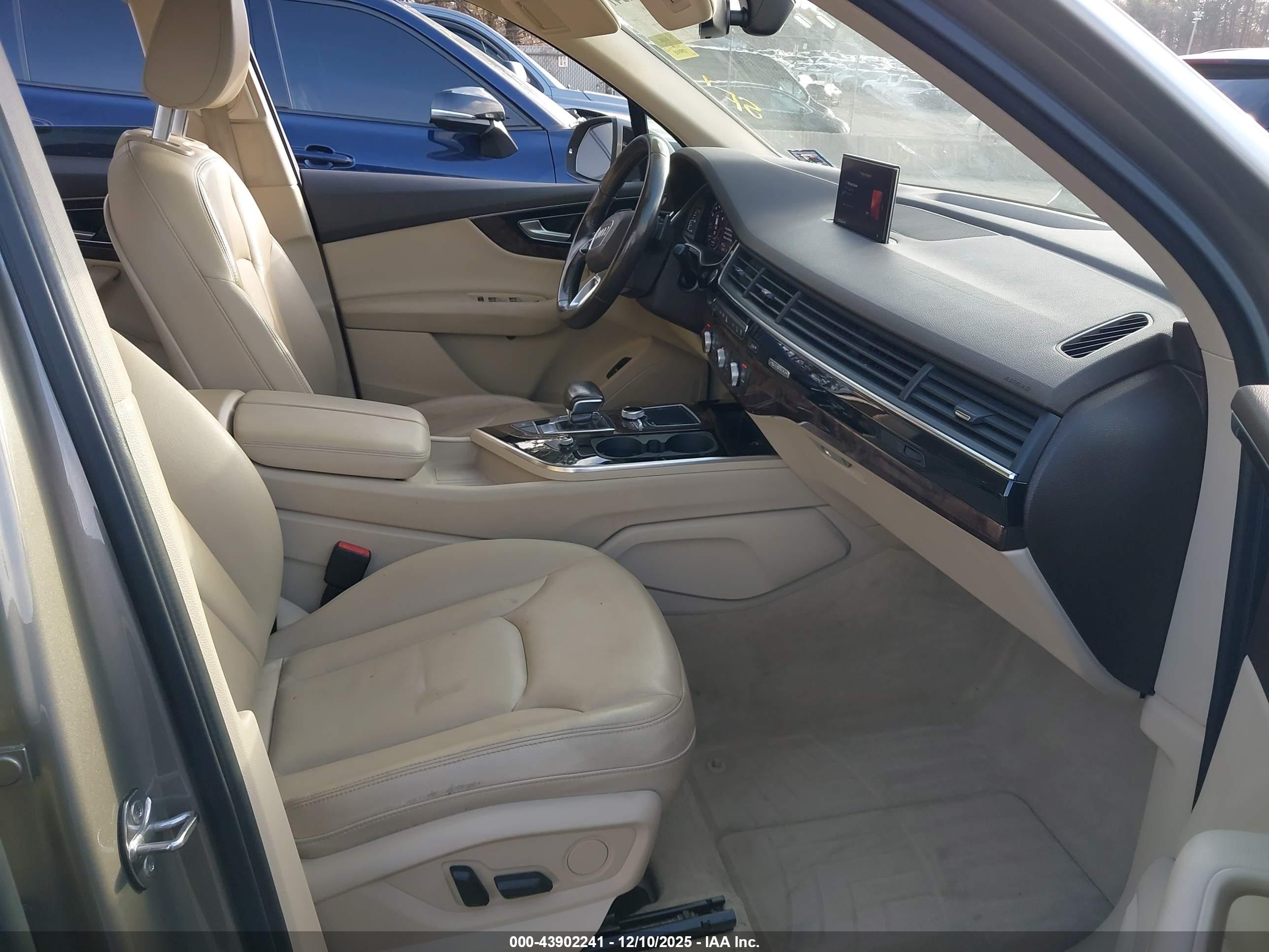 AUDI Q7 image 5