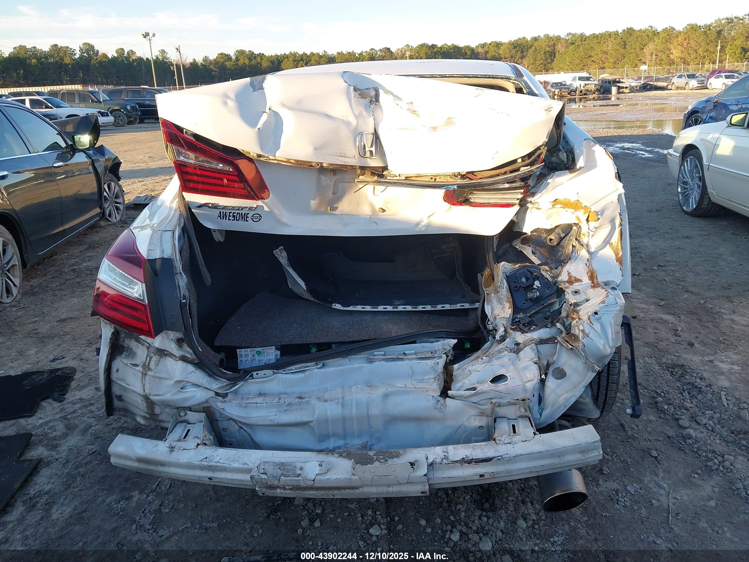 HONDA ACCORD image 6
