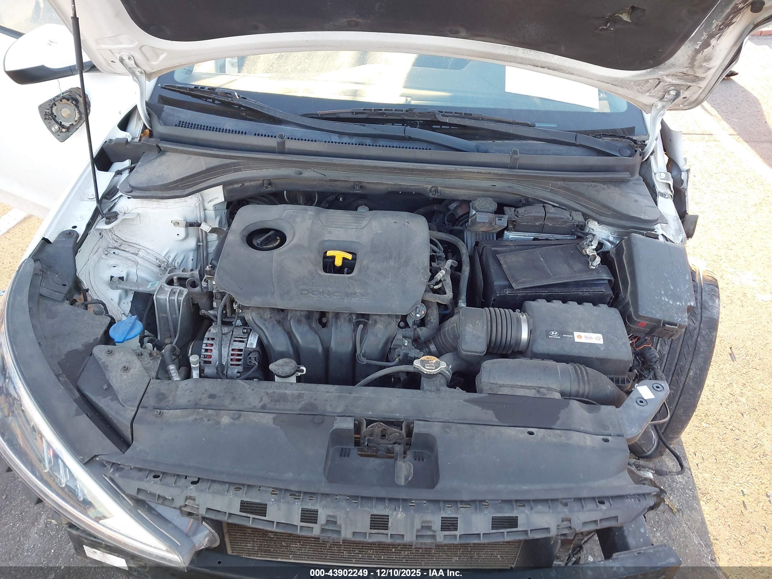 HYUNDAI ELANTRA image 10