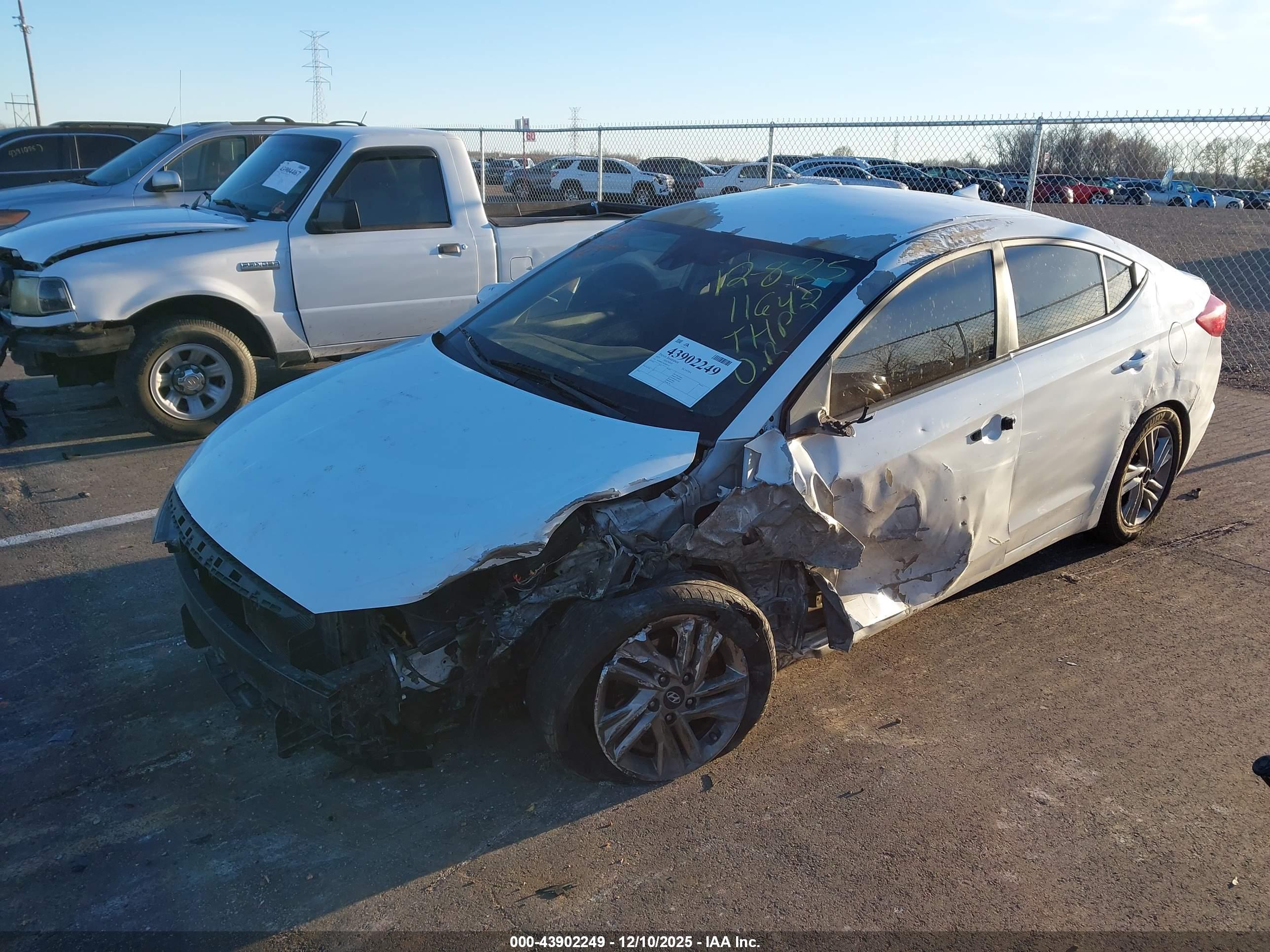 HYUNDAI ELANTRA image 2