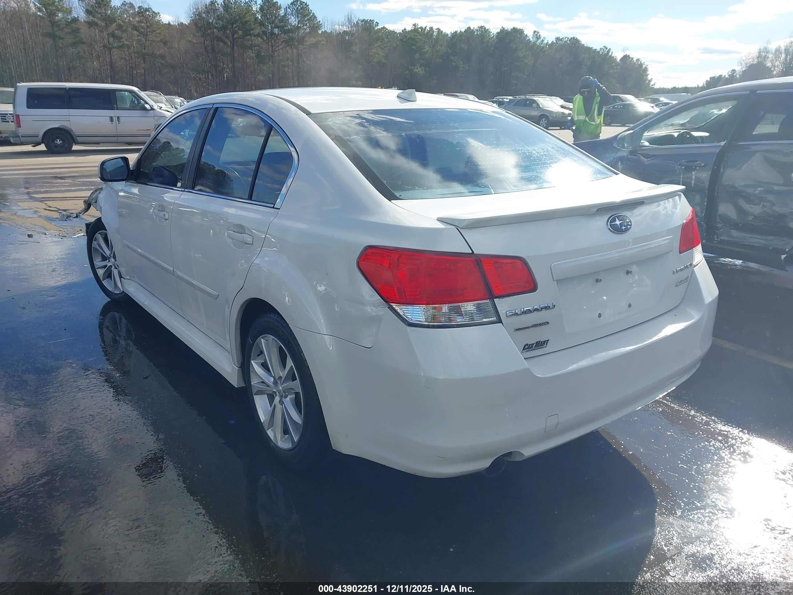 SUBARU LEGACY image 3