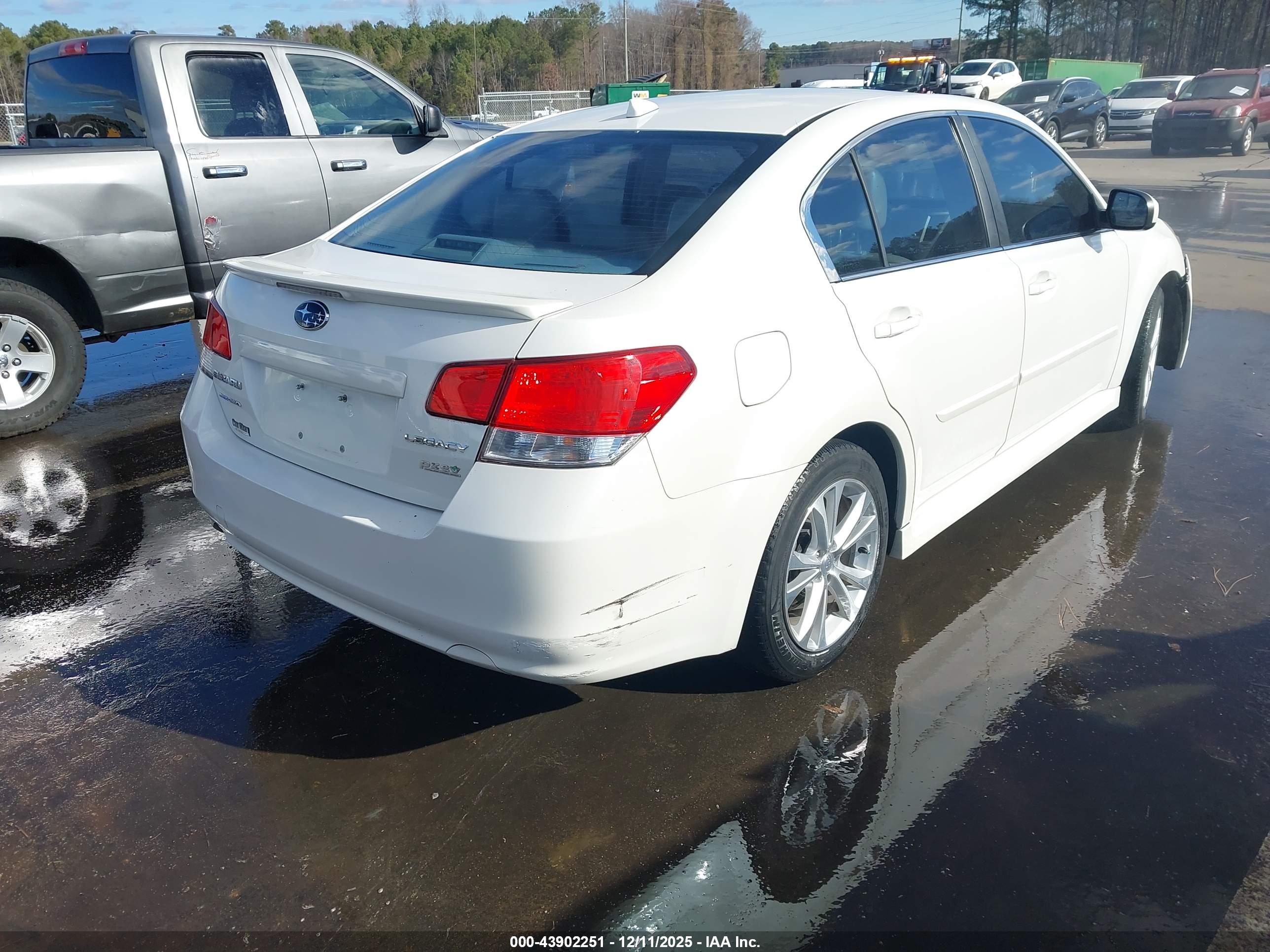 SUBARU LEGACY image 4