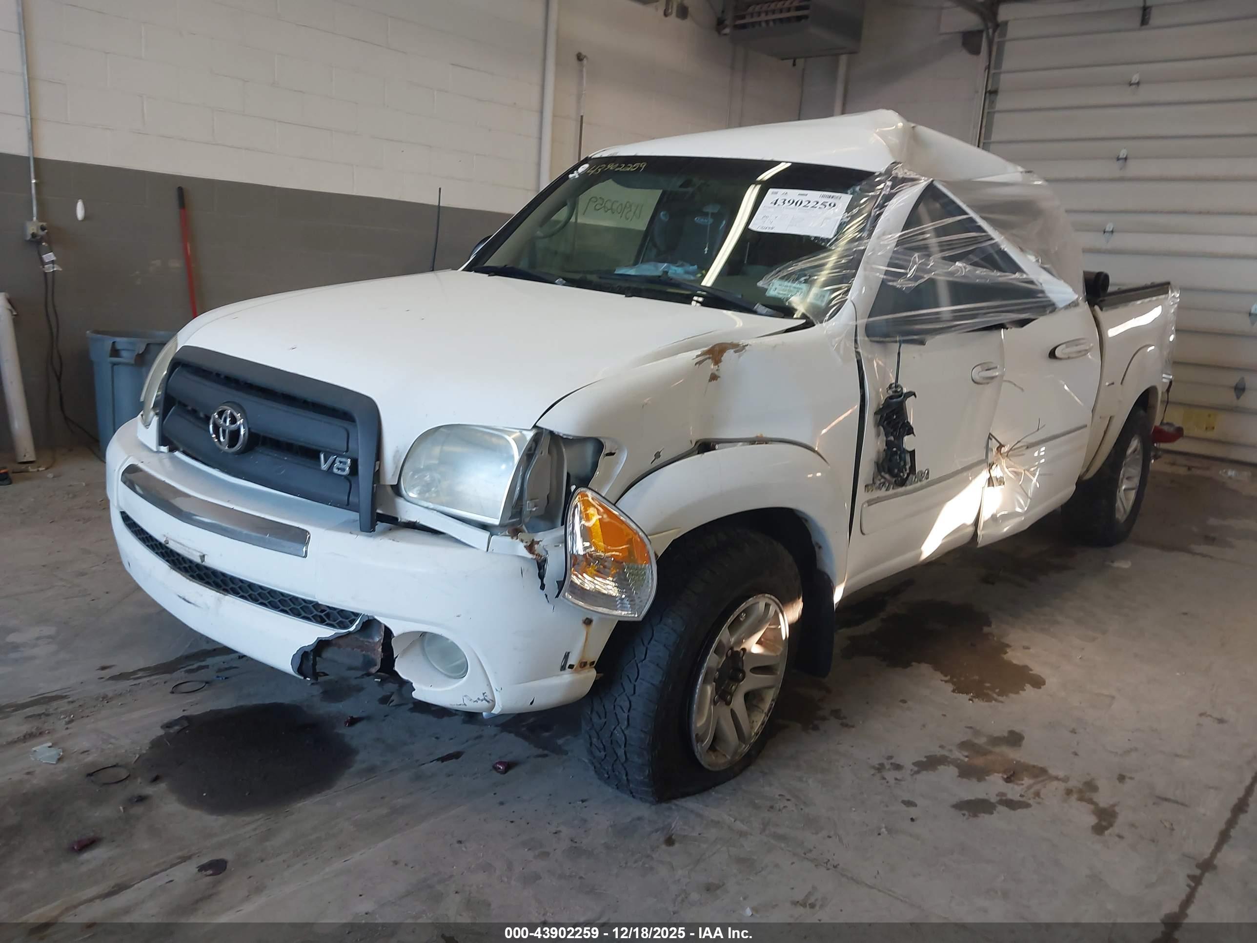 TOYOTA TUNDRA image 2