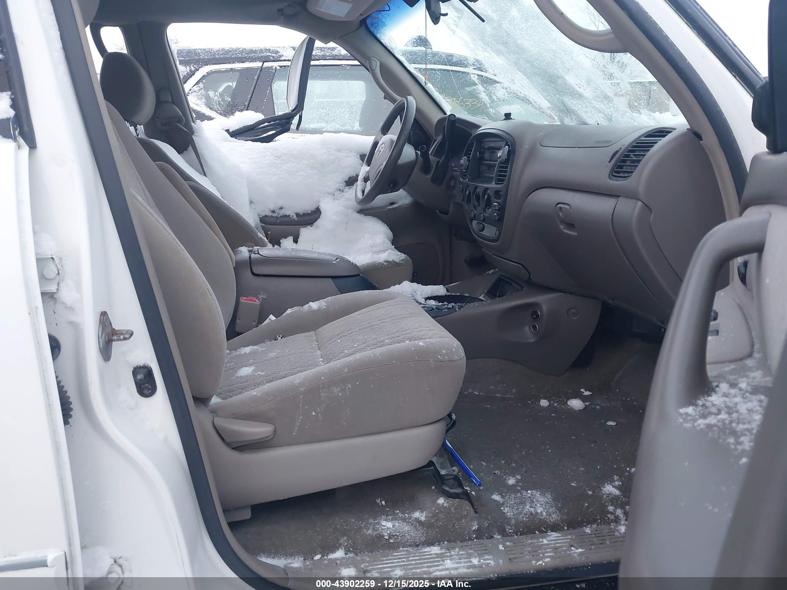 TOYOTA TUNDRA image 5