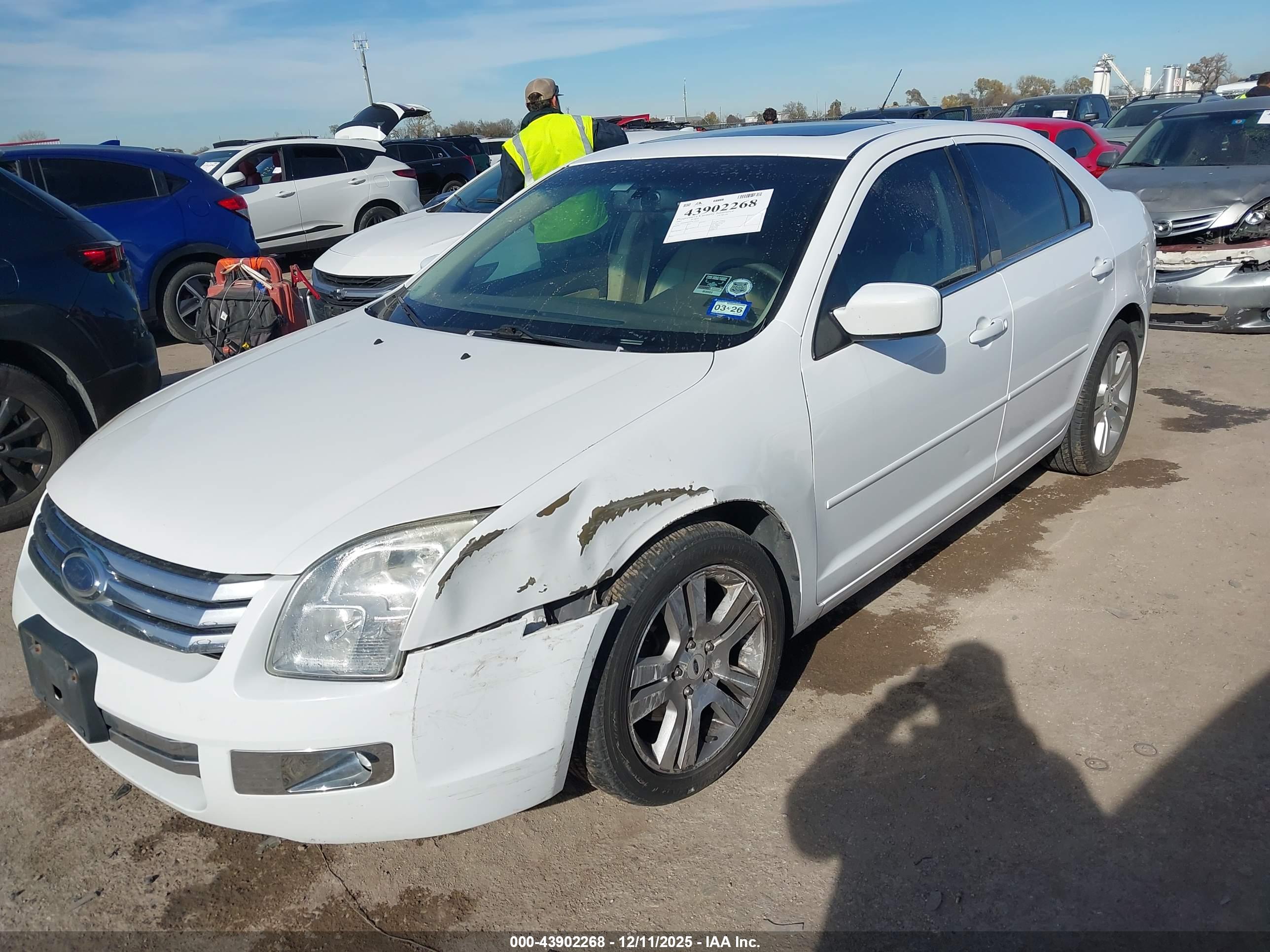 FORD FUSION image 2