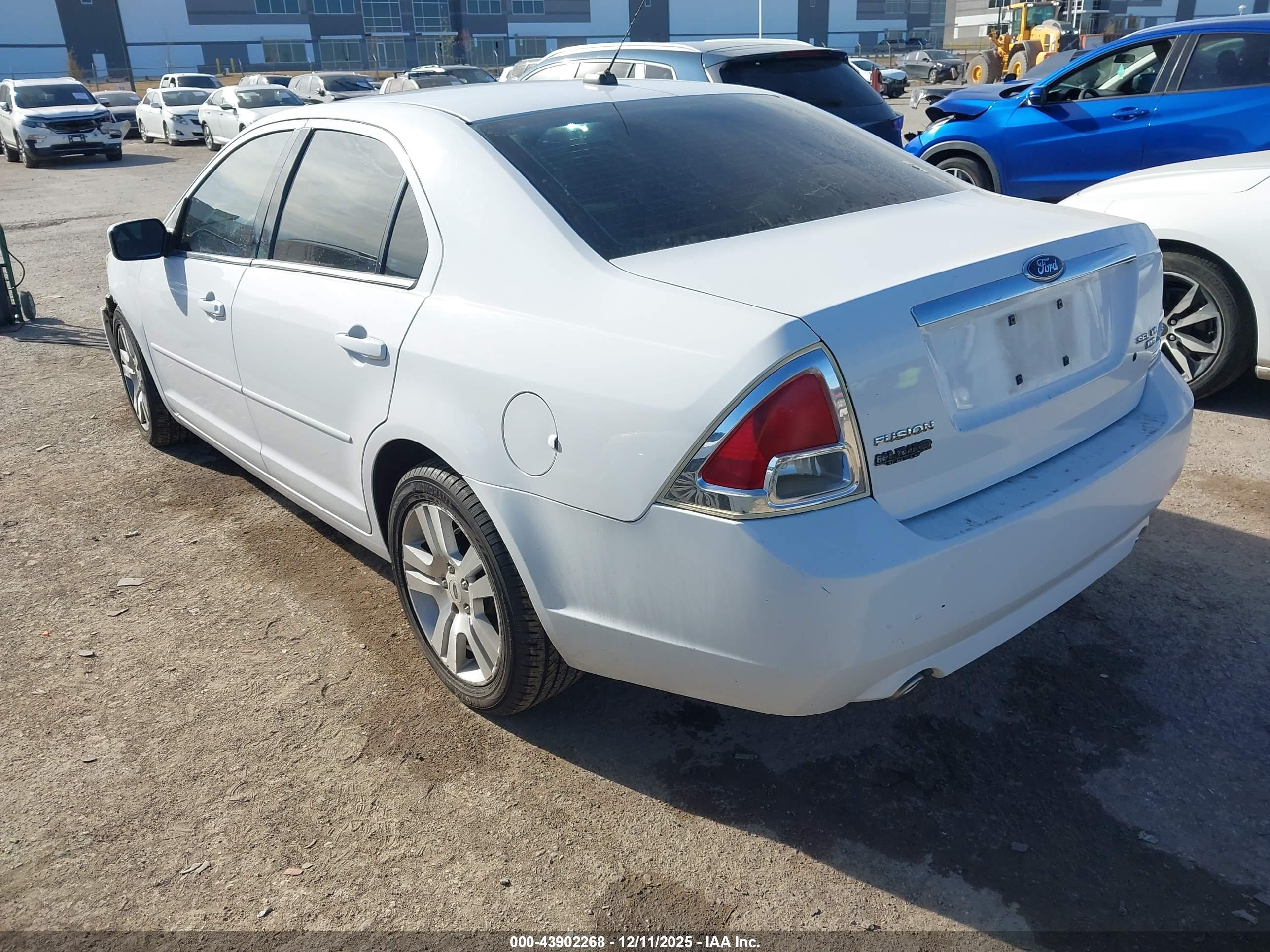 FORD FUSION image 3
