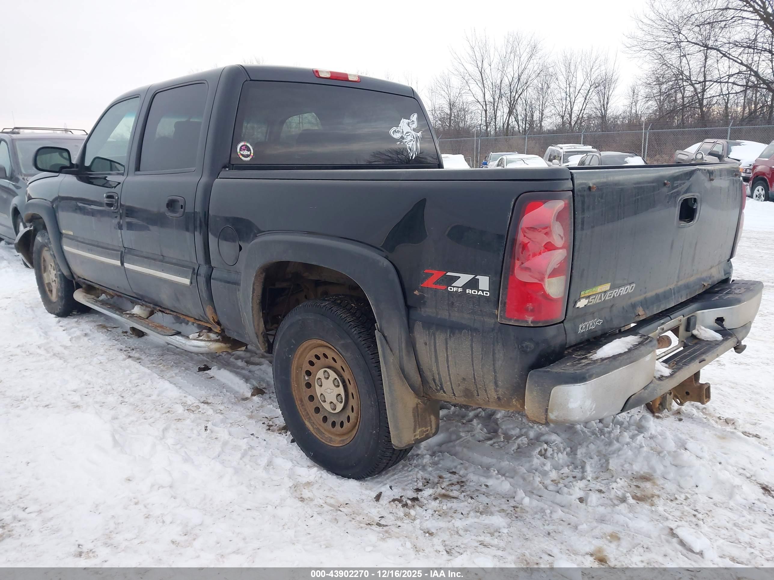 CHEVROLET SILVERADO image 3