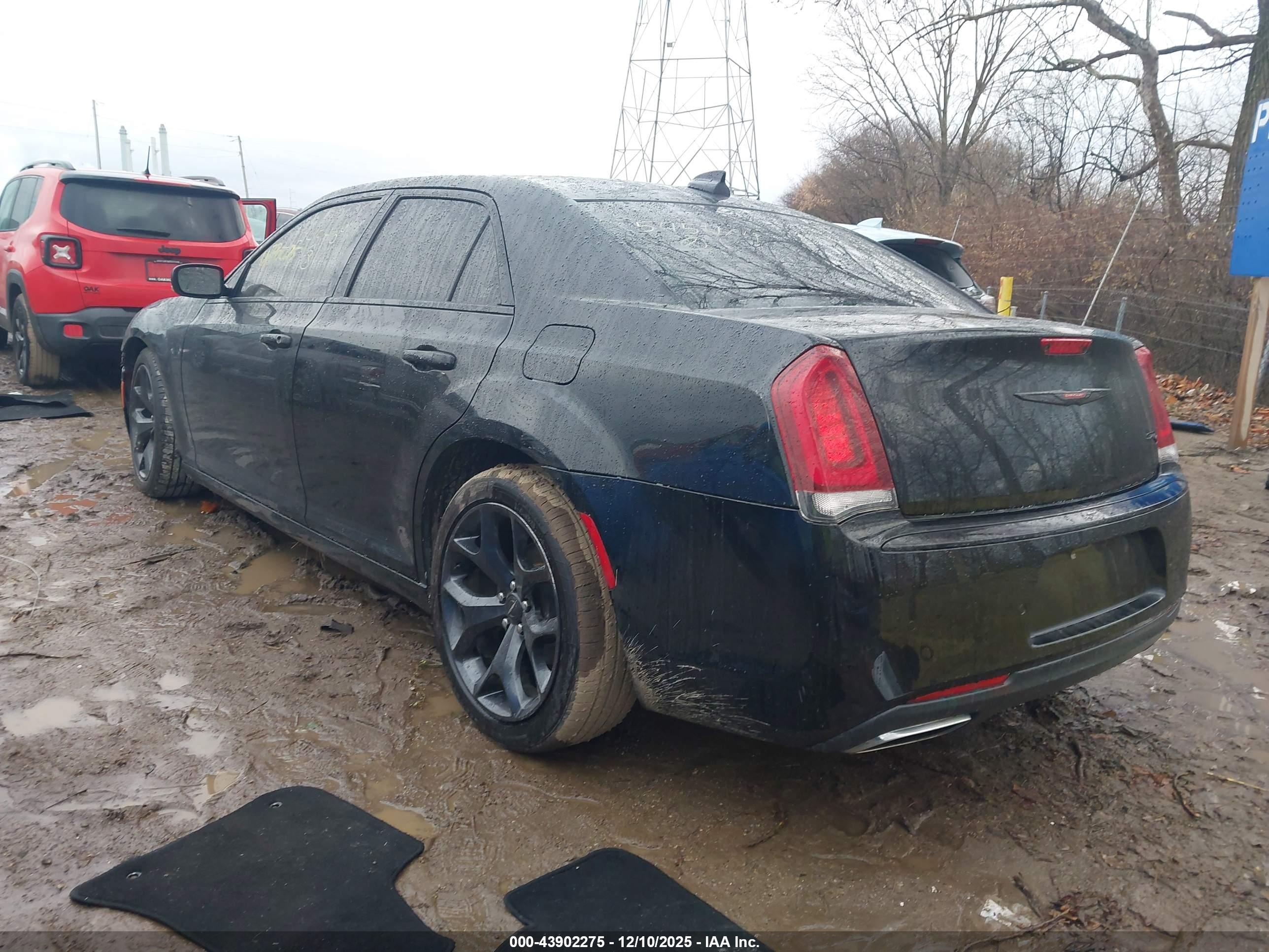 CHRYSLER 300 image 3