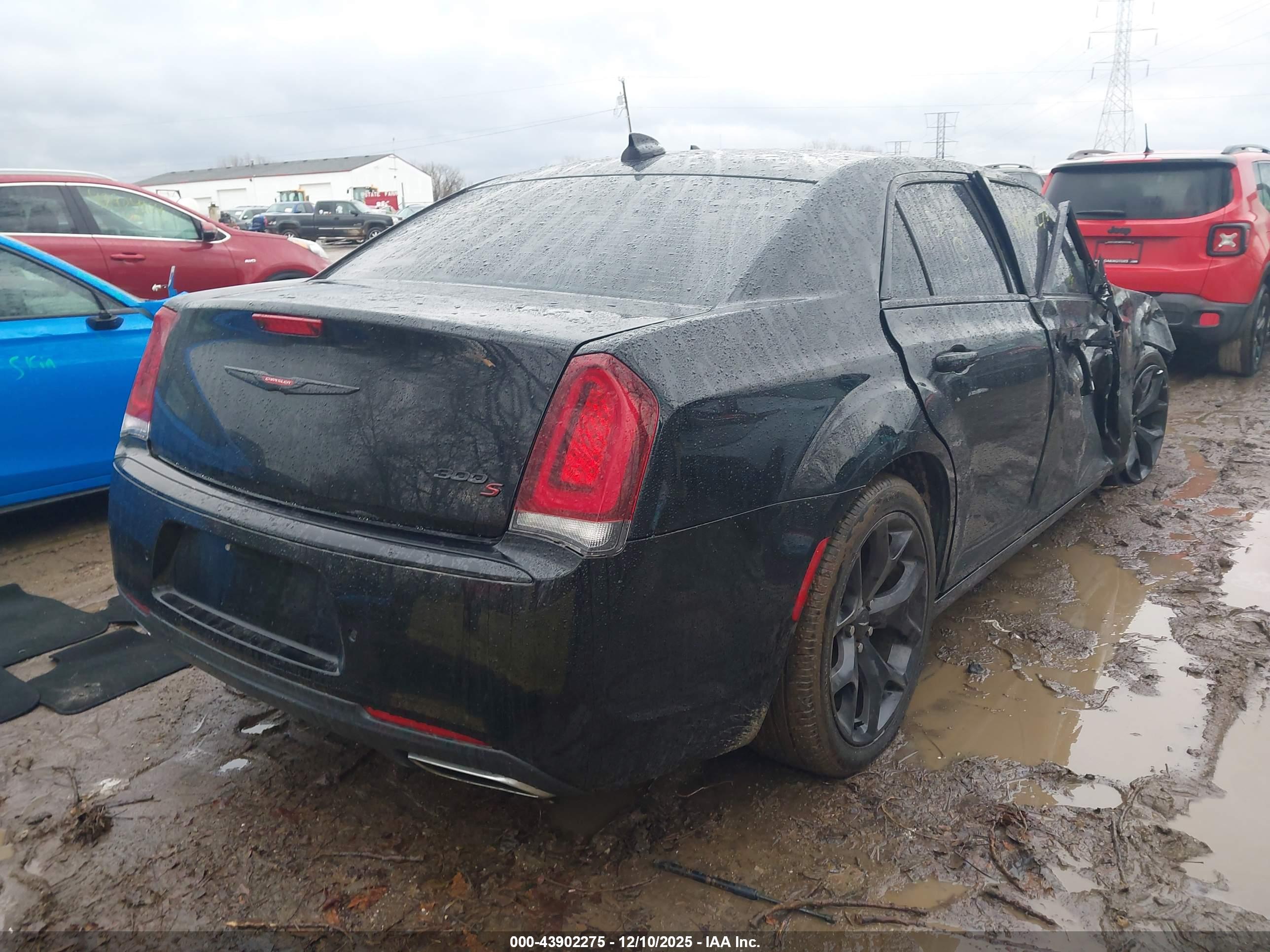 CHRYSLER 300 image 4