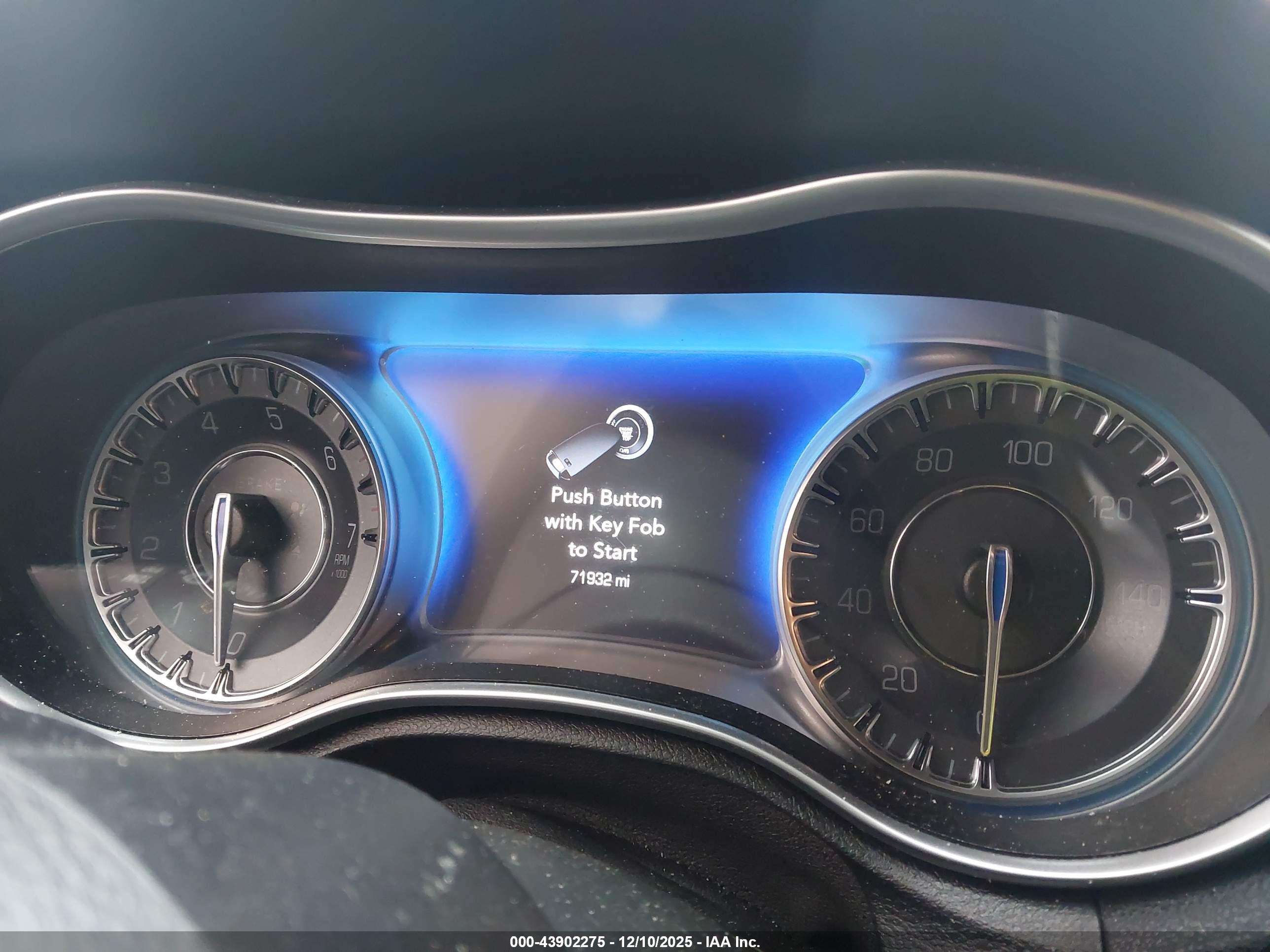 CHRYSLER 300 image 7