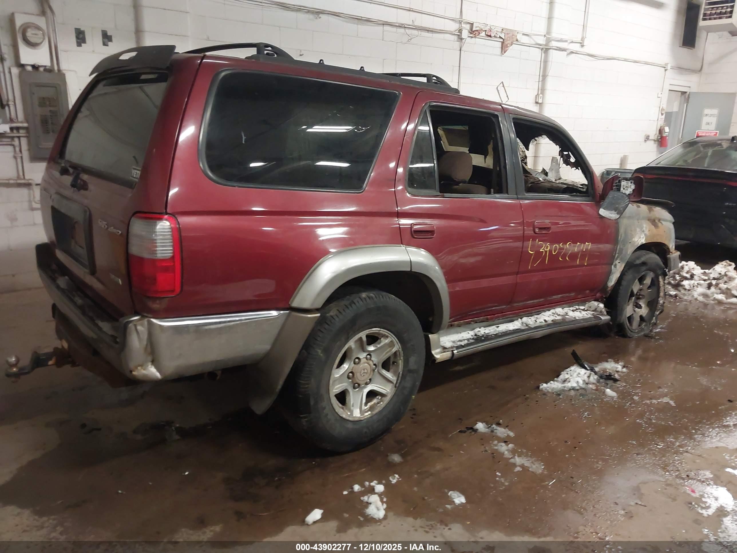 TOYOTA 4RUNNER image 4