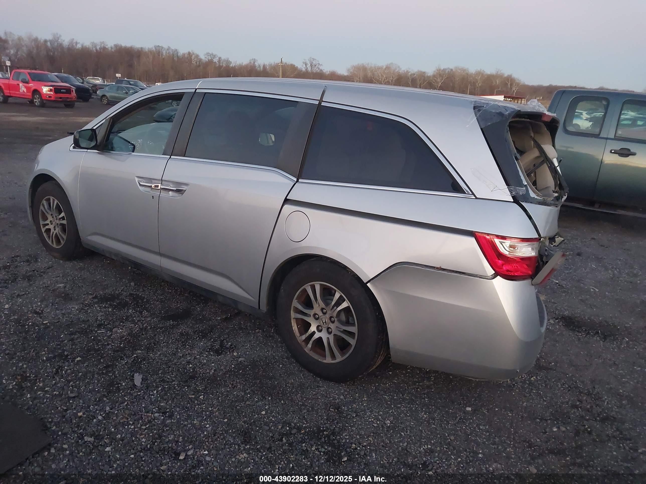 HONDA ODYSSEY image 3
