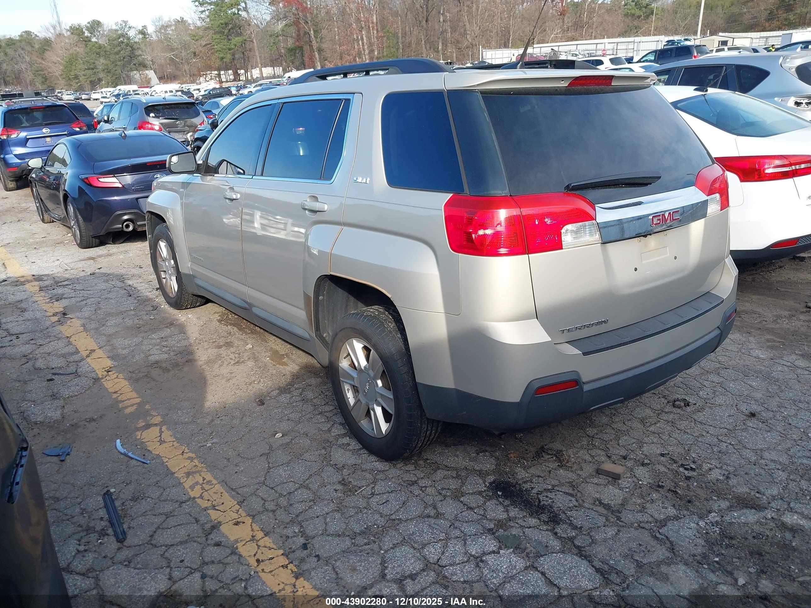 GMC TERRAIN image 3