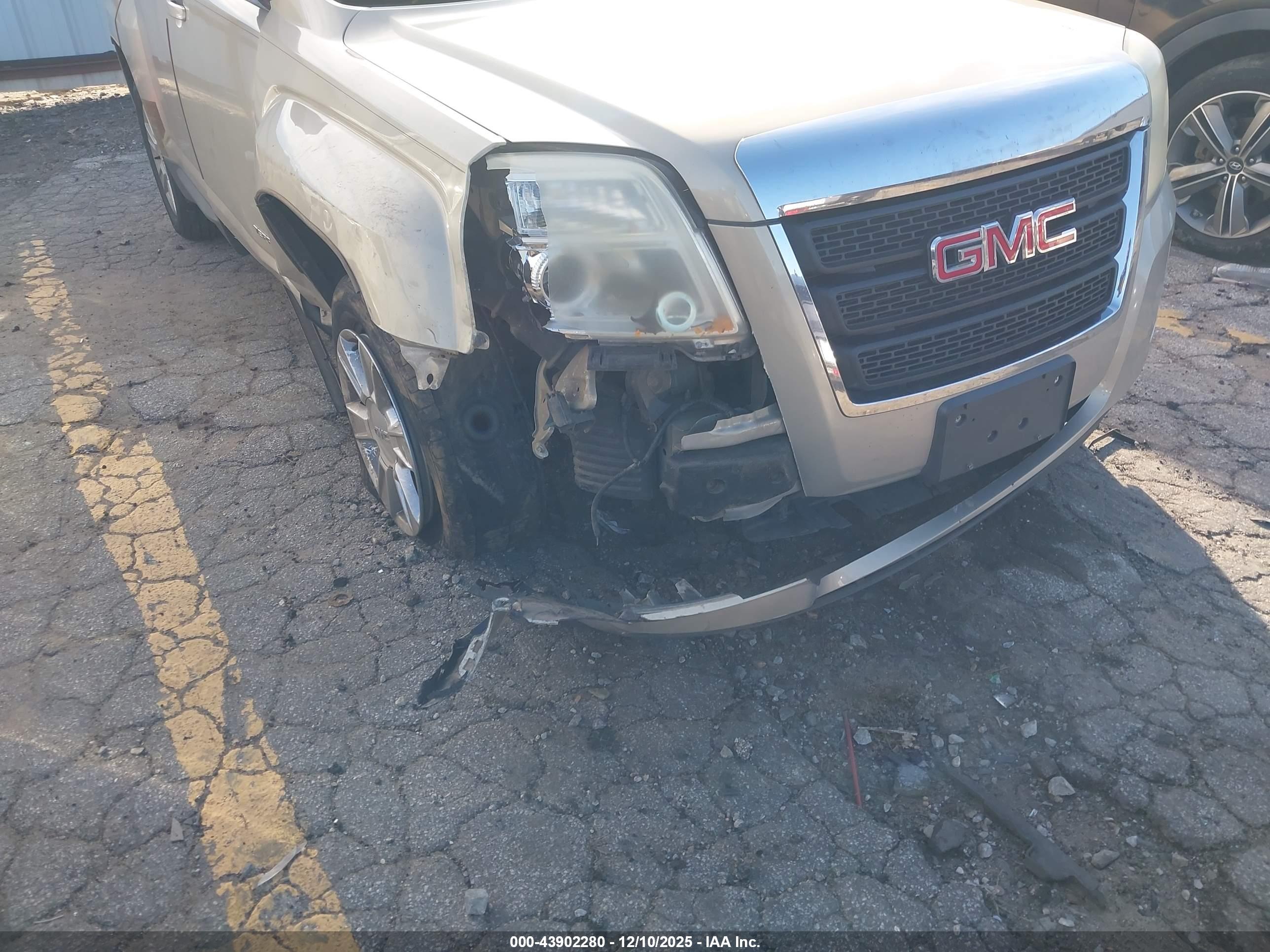 GMC TERRAIN image 6