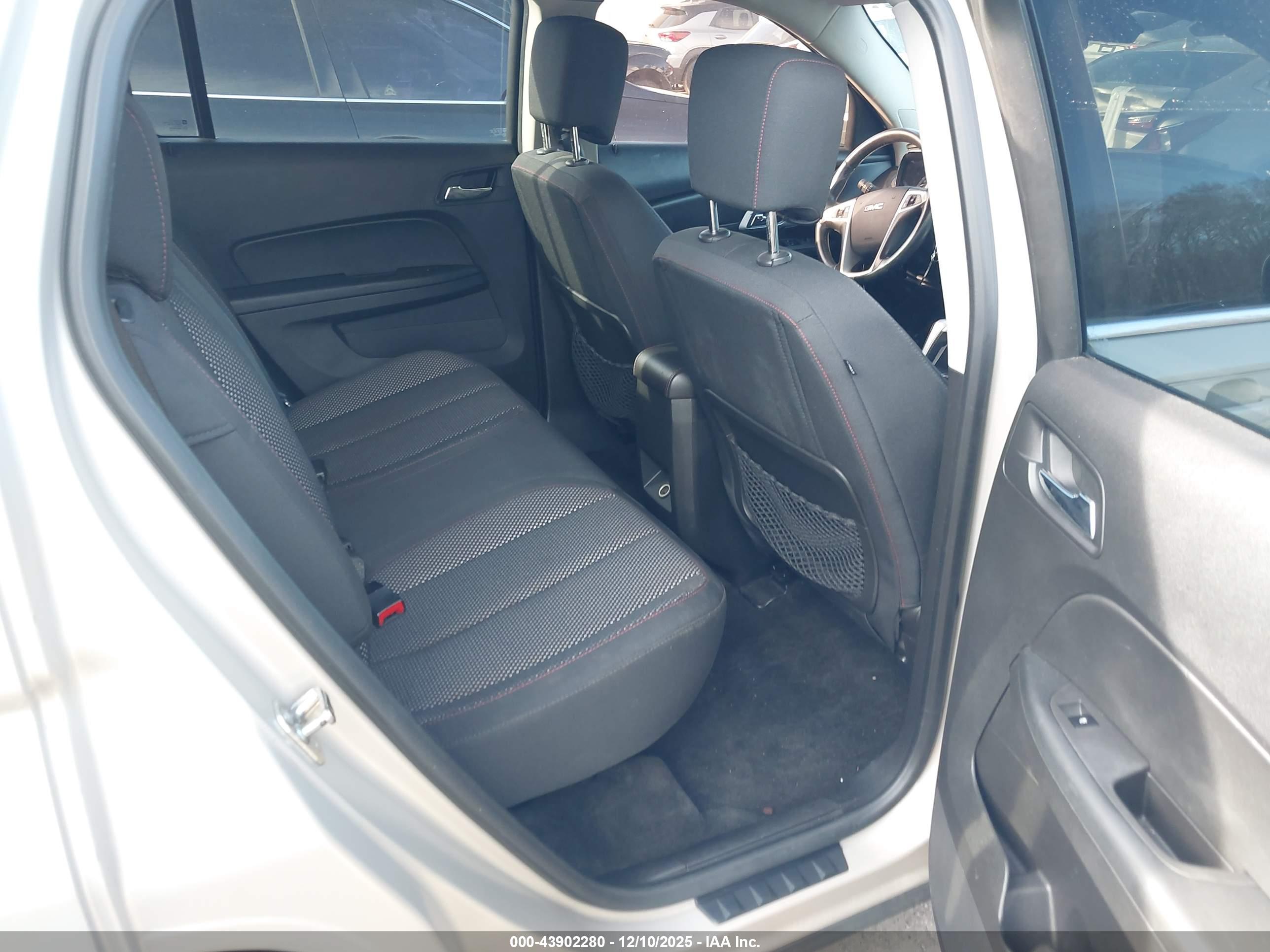 GMC TERRAIN image 8