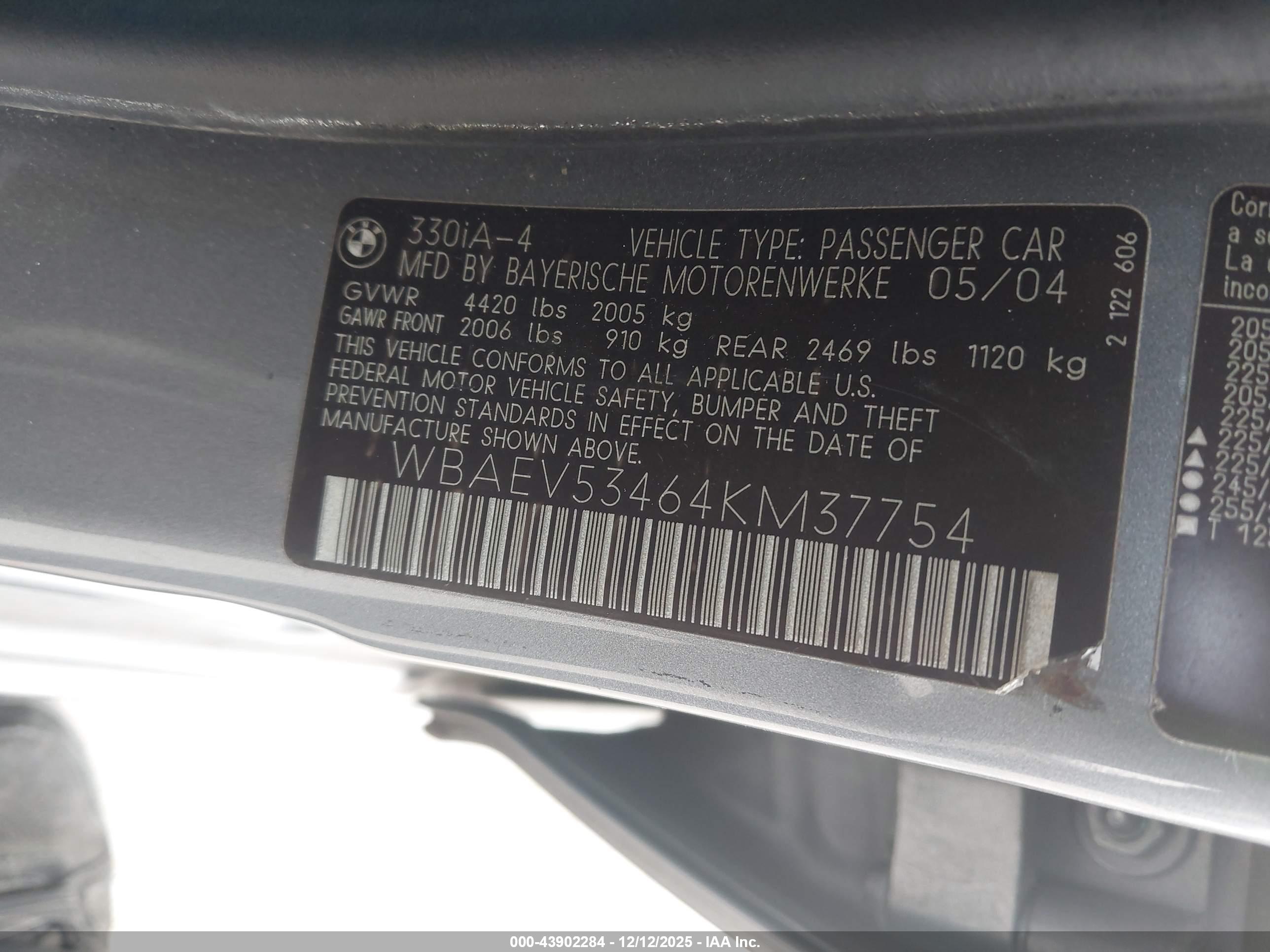 BMW 330I image 9