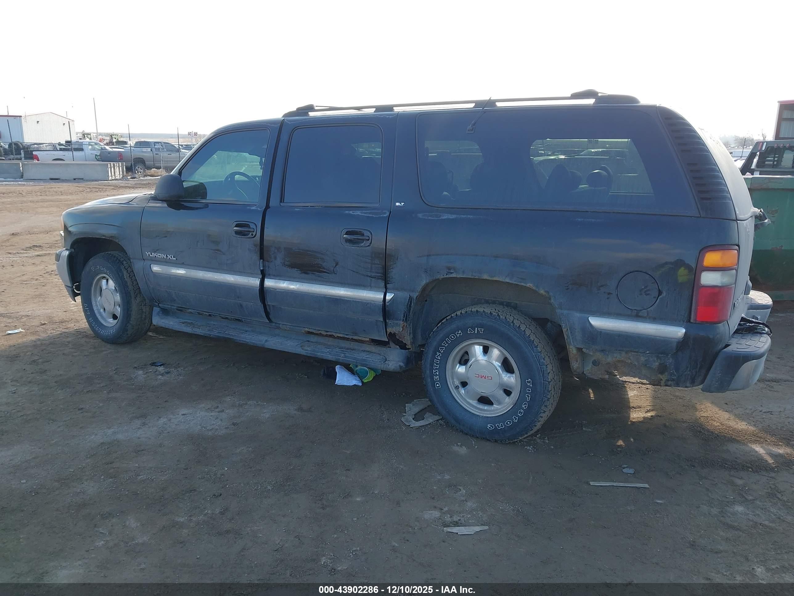 GMC YUKON image 3
