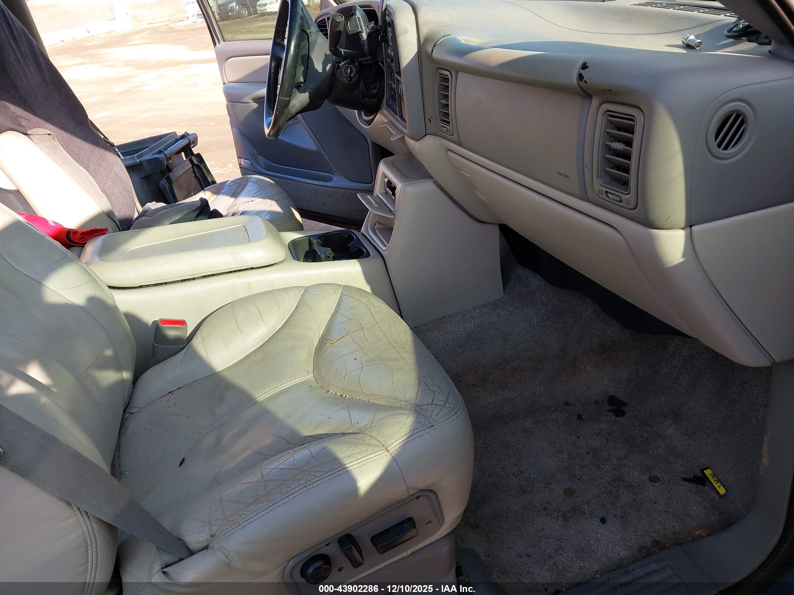 GMC YUKON image 5