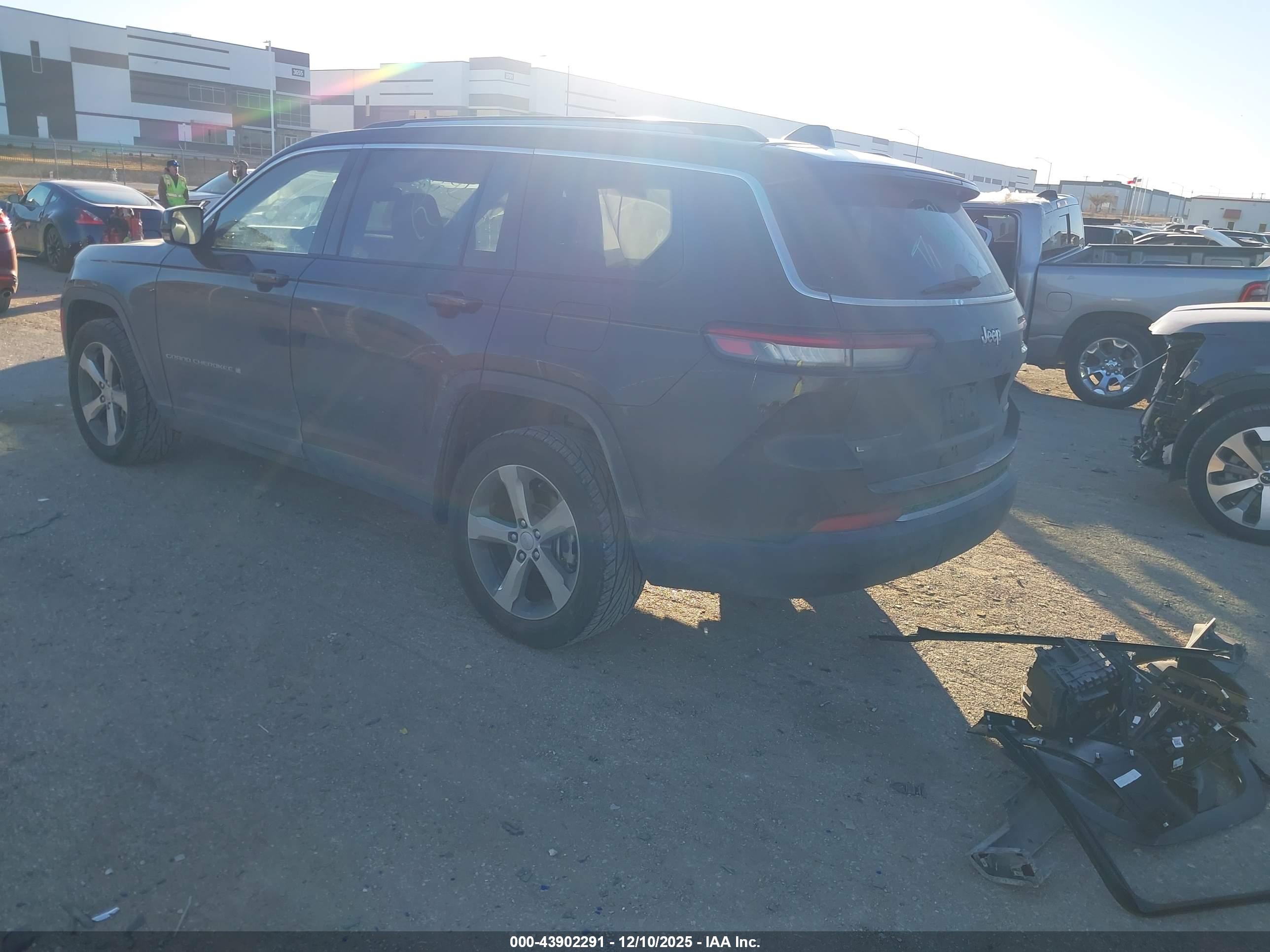 JEEP GRAND image 3