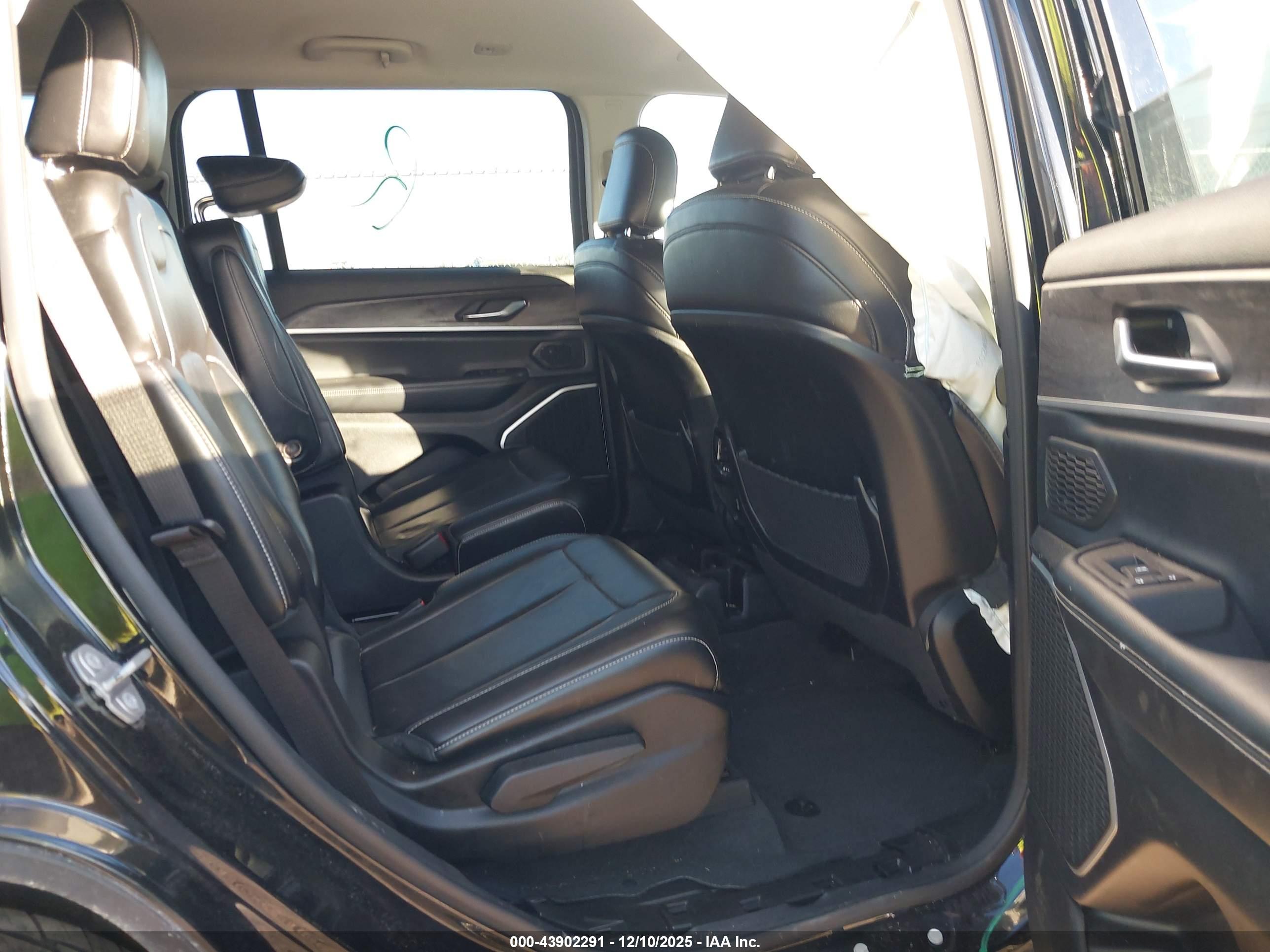 JEEP GRAND image 8