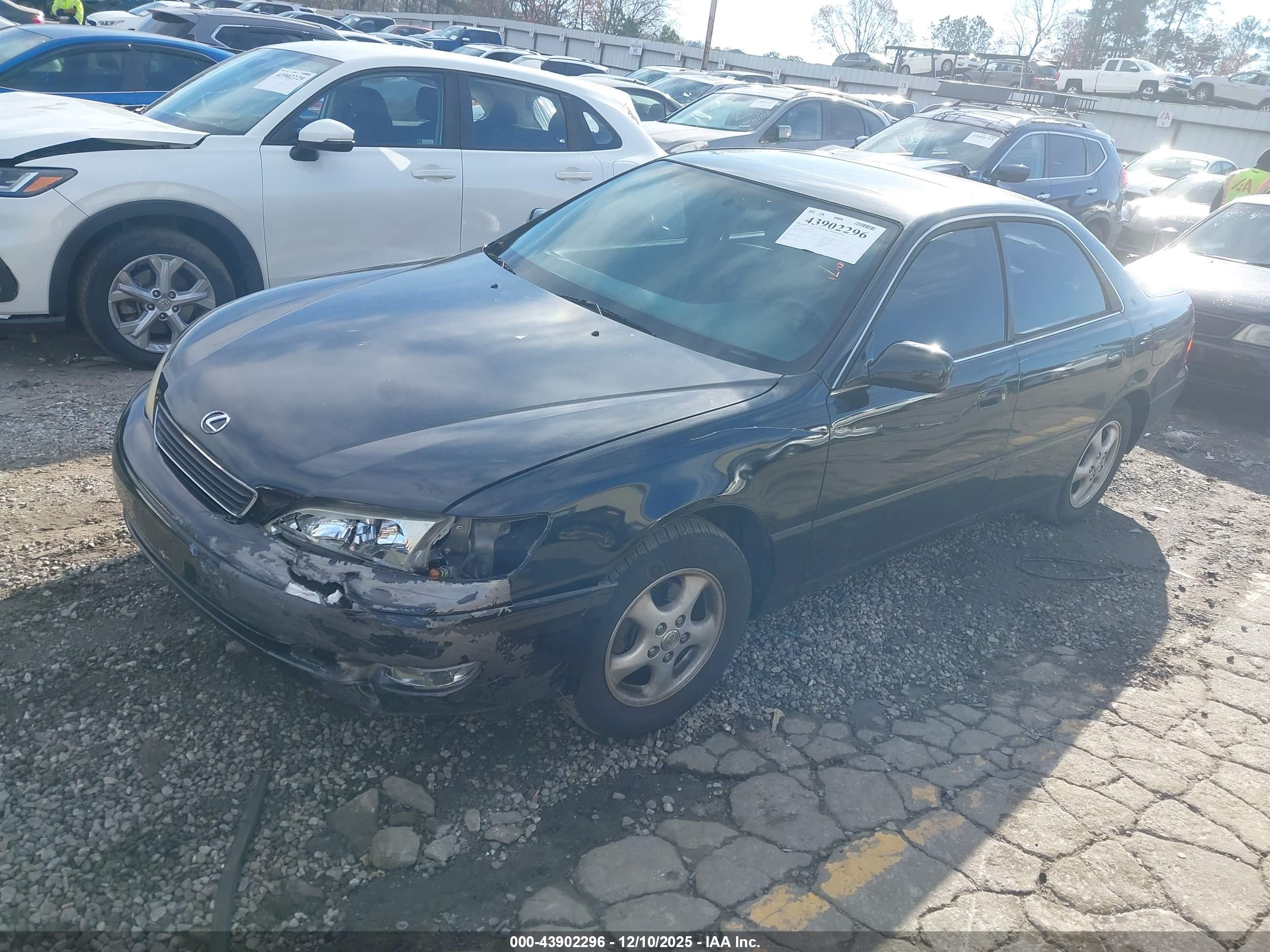 LEXUS ES image 2